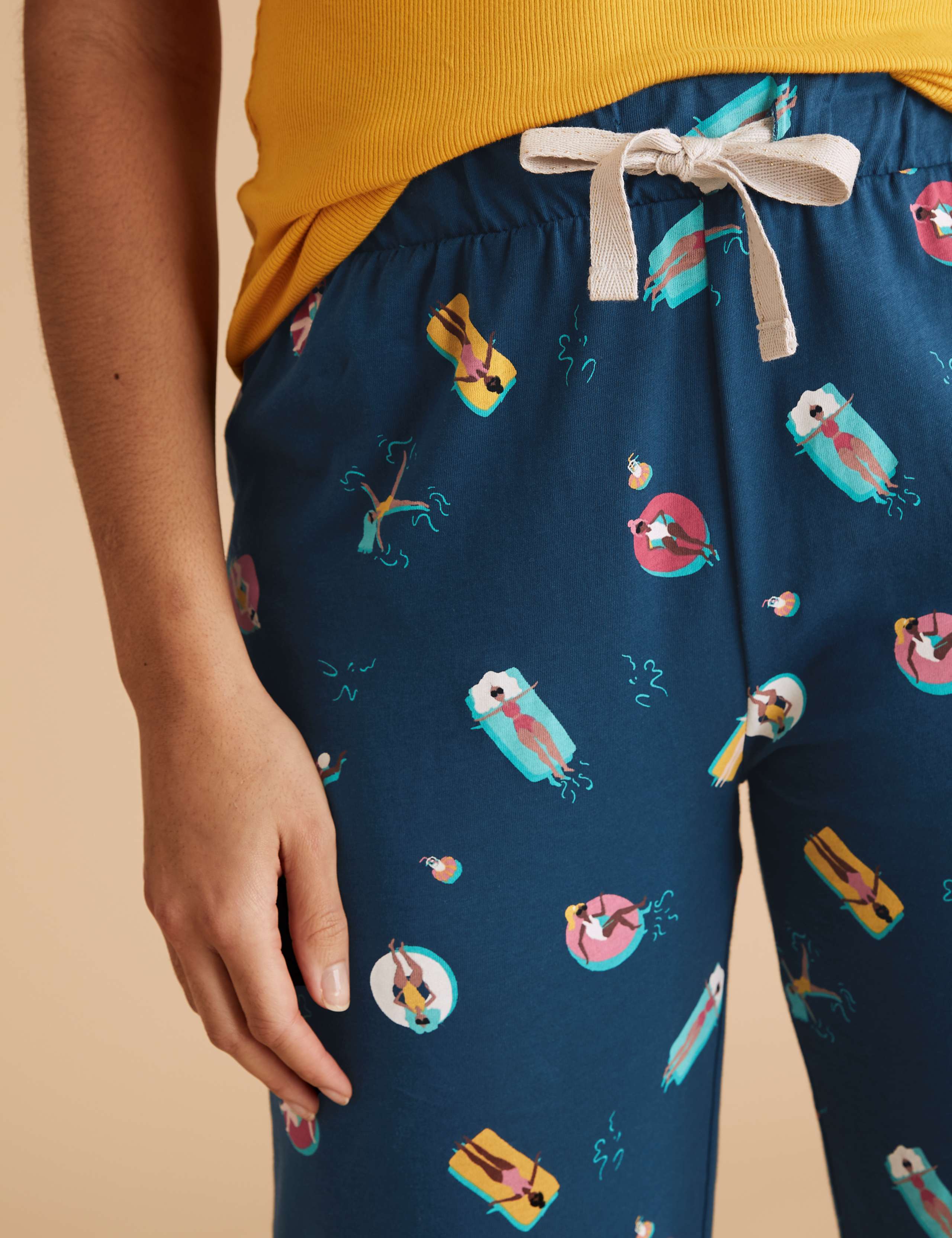 Pure Cotton Pool Print Cropped Pant 4 of 6
