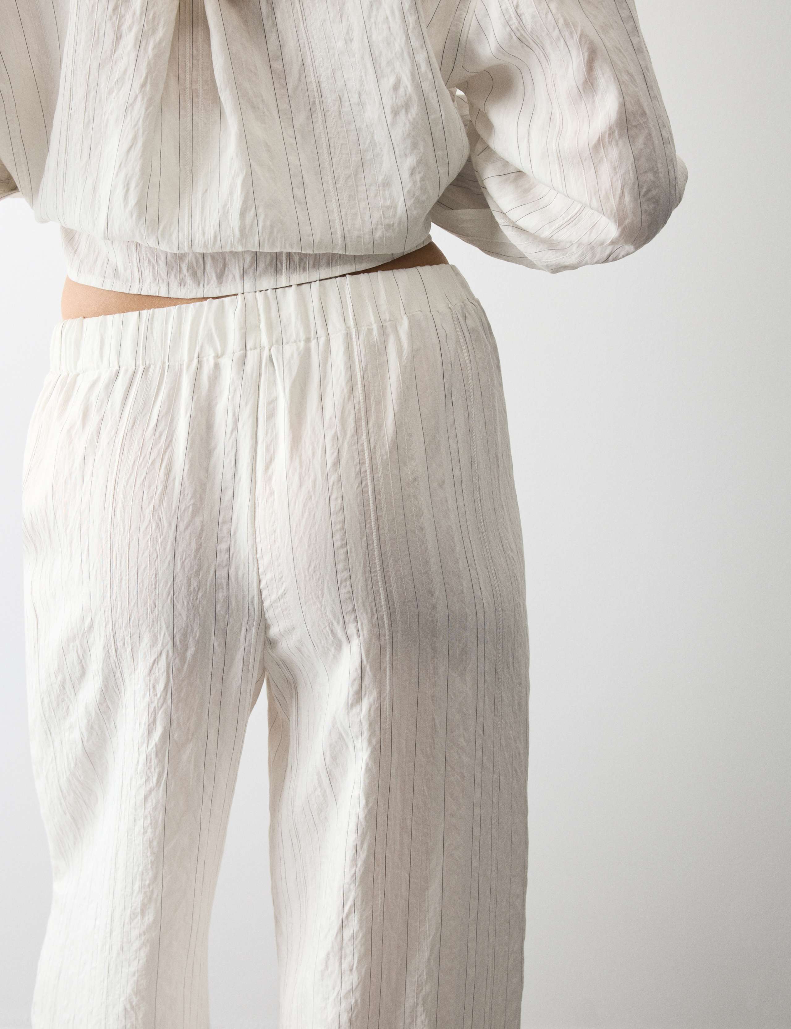 Pinstripe Revere Pyjama Set 4 of 7