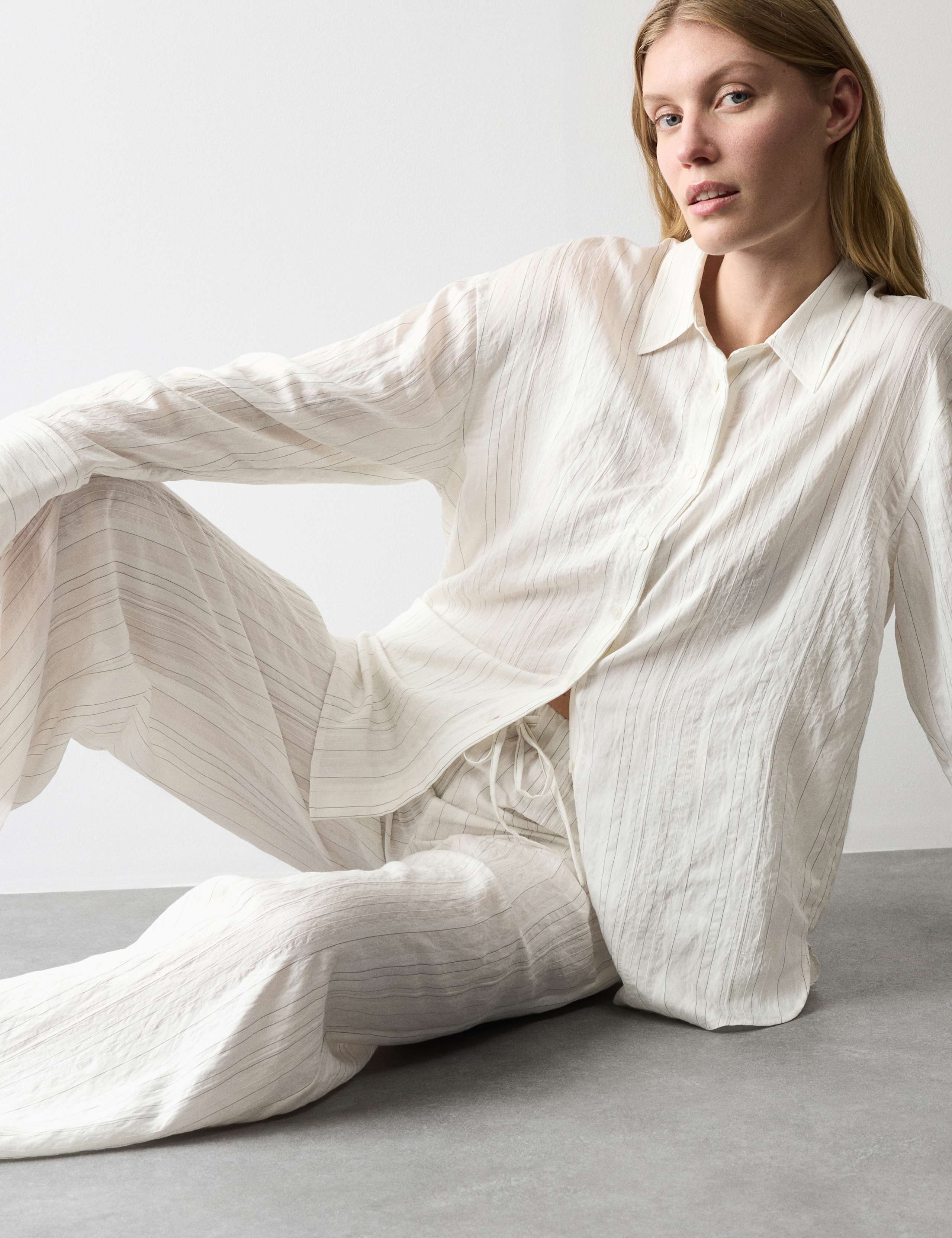 Pinstripe Revere Pyjama Set 6 of 7