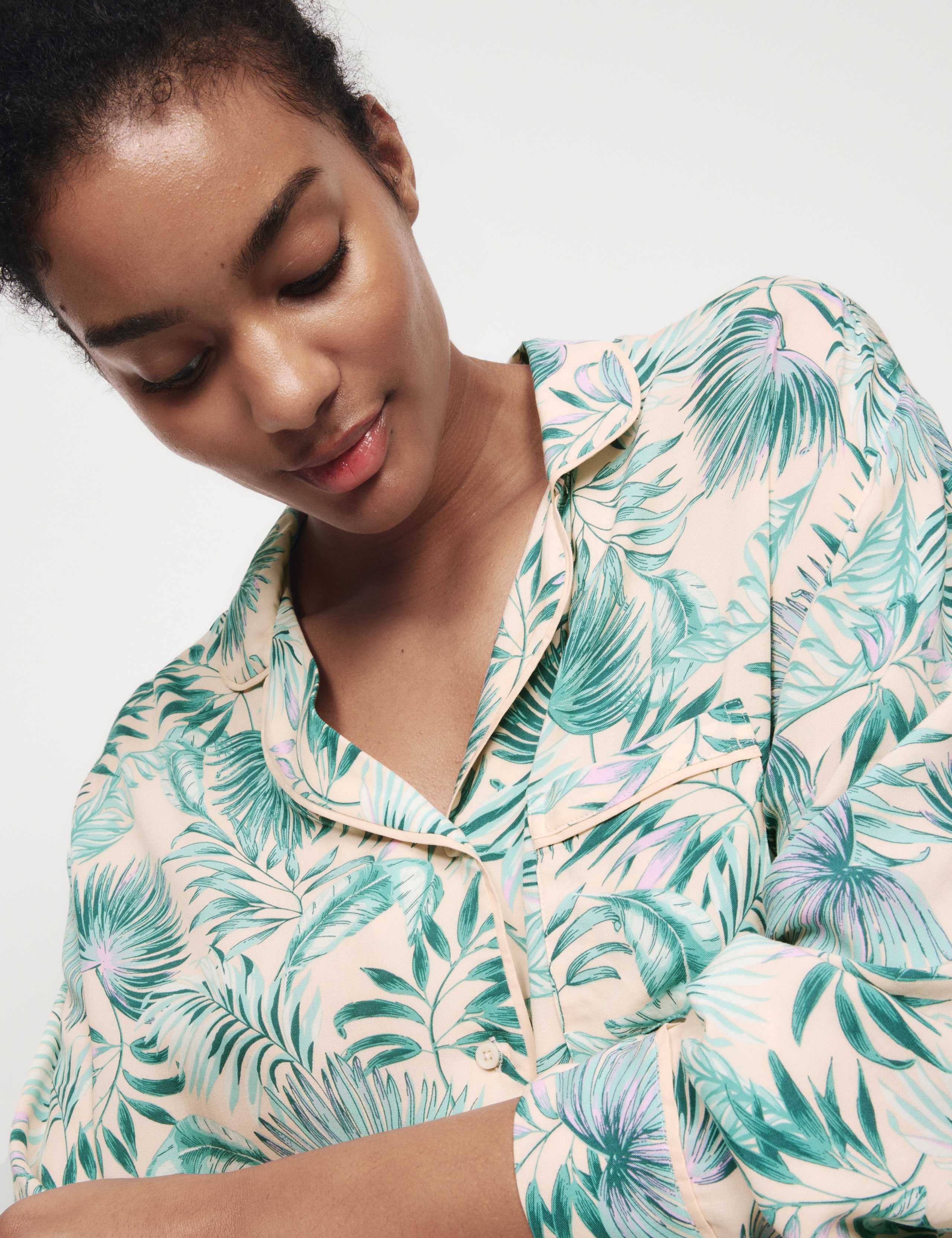 Leaf Print Revere Collar Pyjama Set 4 of 6