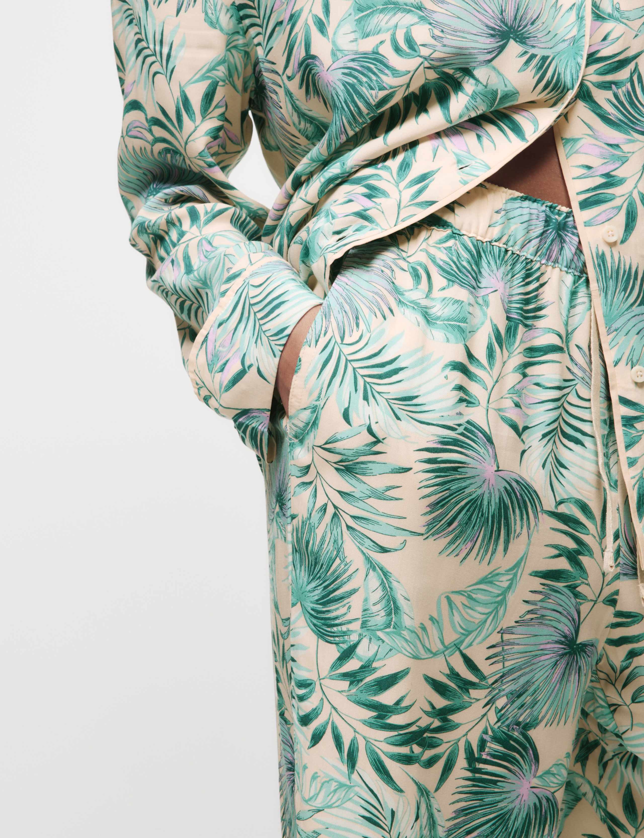 Leaf Print Revere Collar Pyjama Set 6 of 6