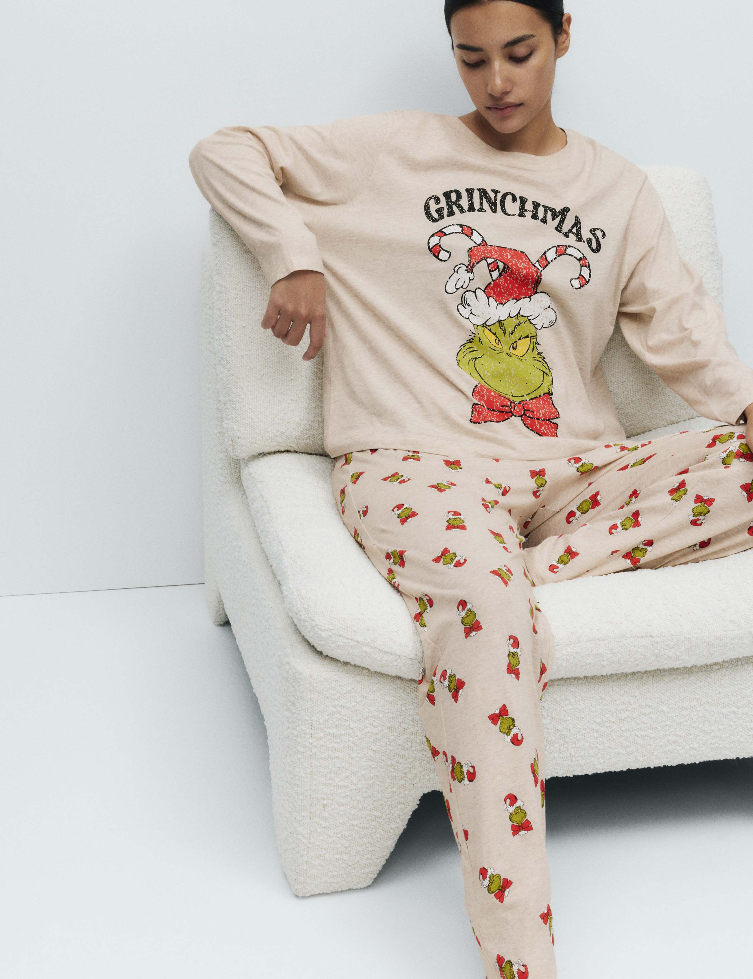 Pure Cotton Jersey Grinch™ Pyjama Set 1 of 5