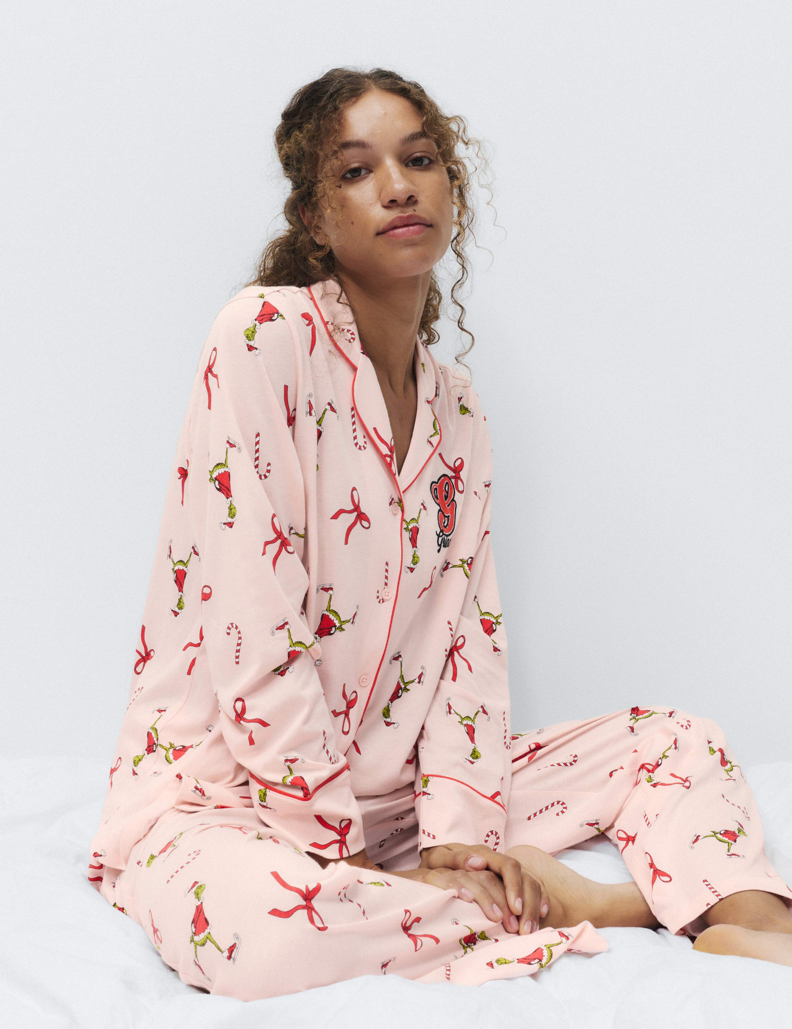 The Grinch™ Christmas Cool Comfort™ Pyjama Set 1 of 6