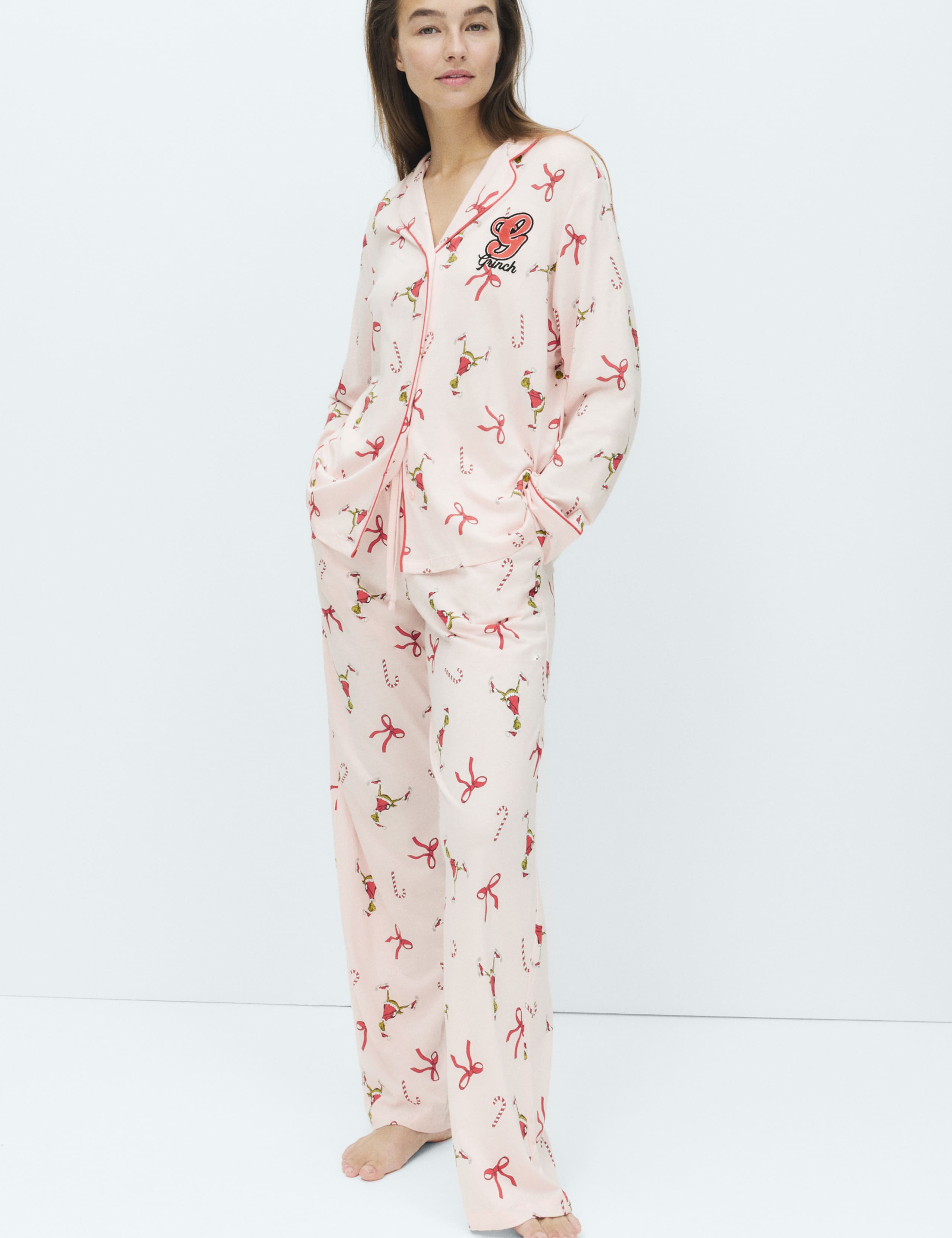 The Grinch™ Family Christmas Cool Comfort™ Pyjama Set 1 of 6