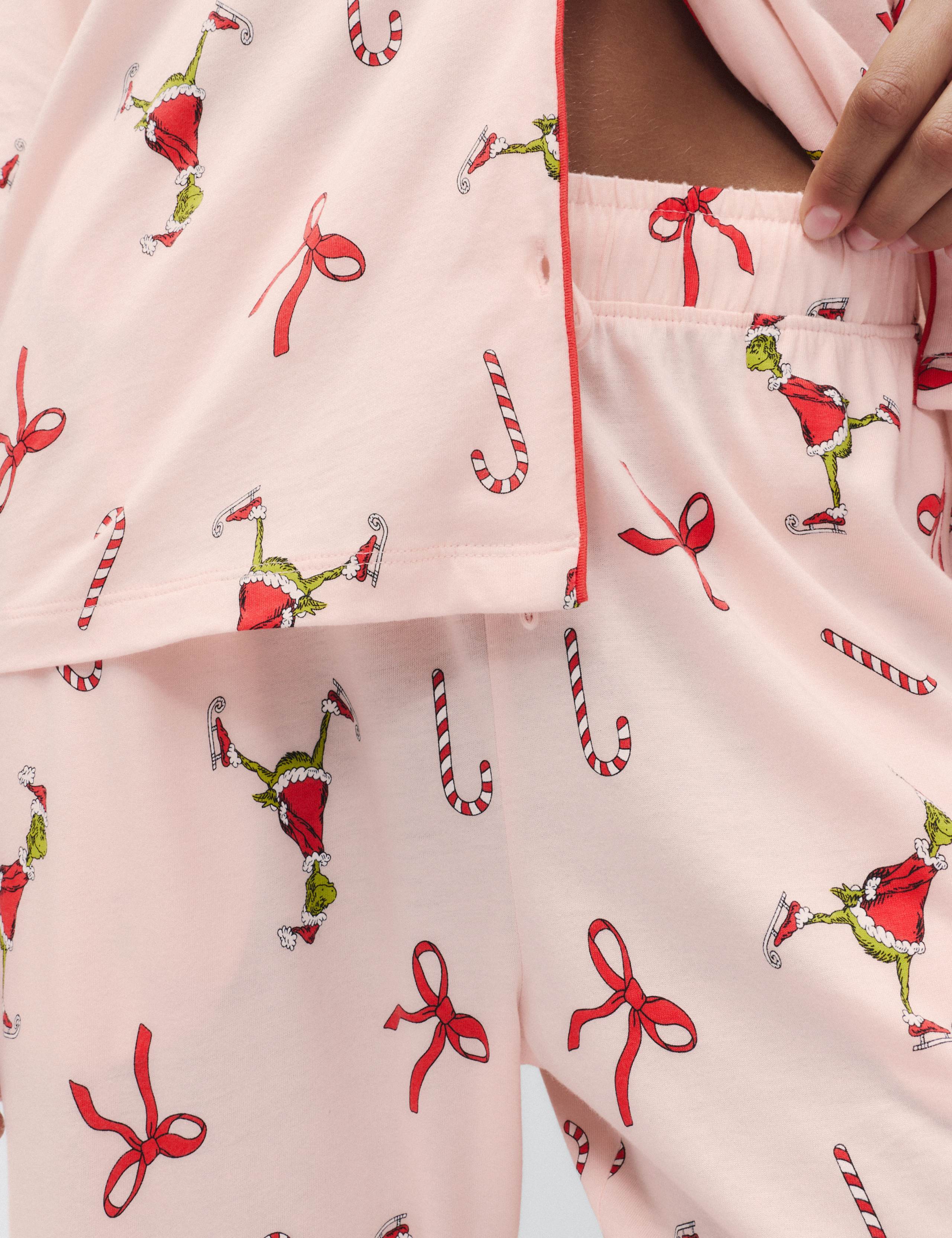 The Grinch™ Christmas Cool Comfort™ Pyjama Set 4 of 6