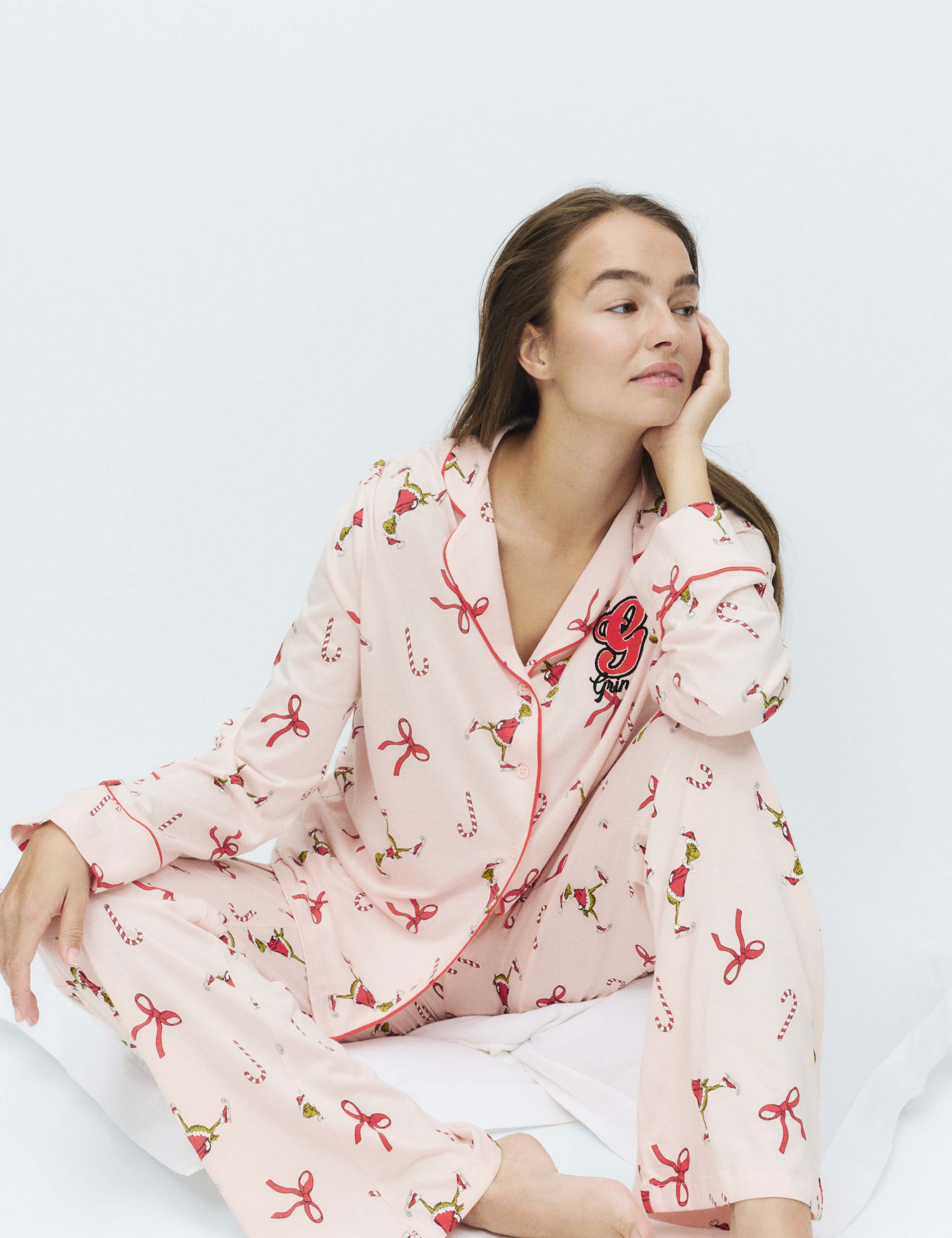 Cool Comfort™ The Grinch™ Family Christmas Pyjama Set 6 of 6