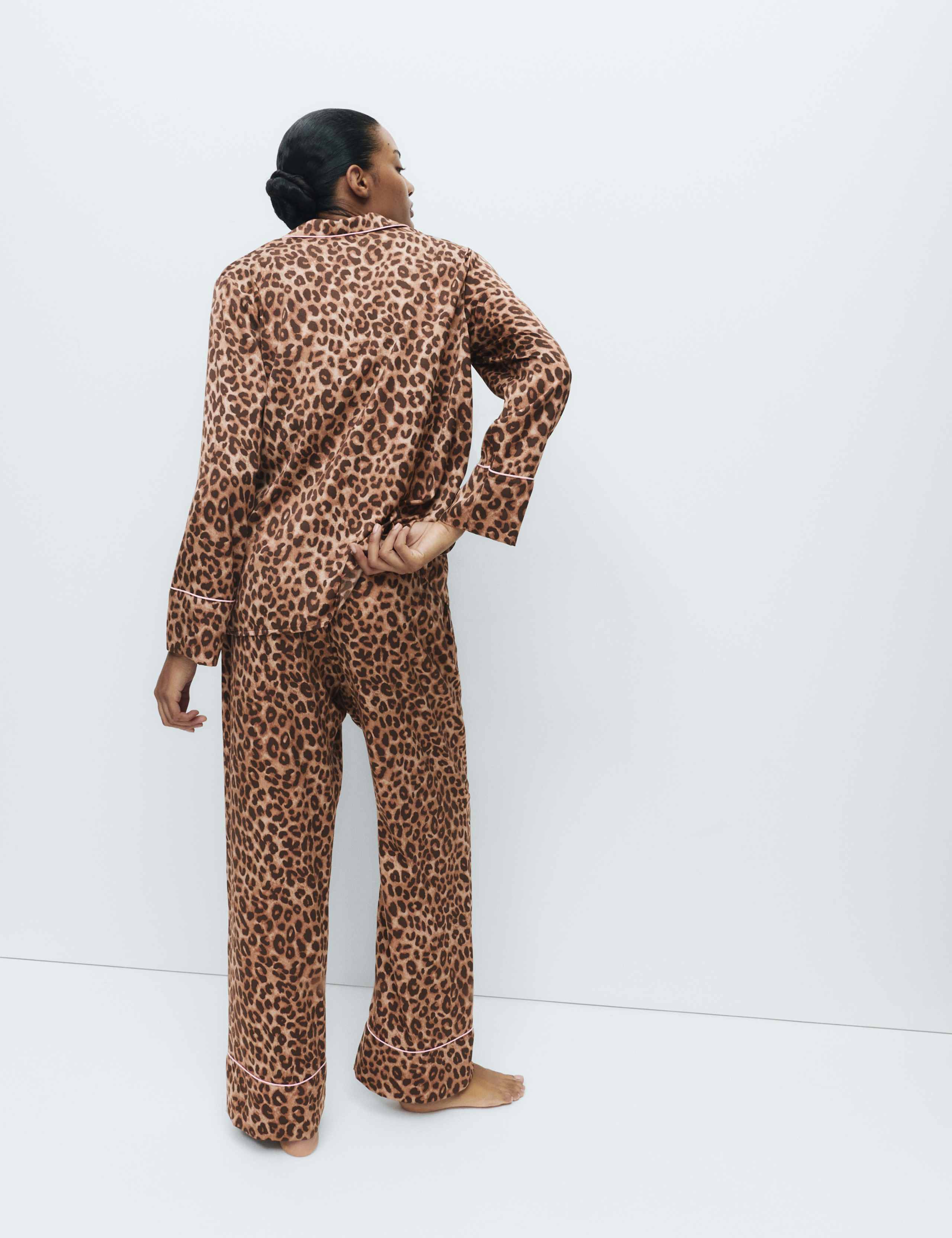 Dream Satin™ Animal Print Revere Pyjama Set 6 of 6