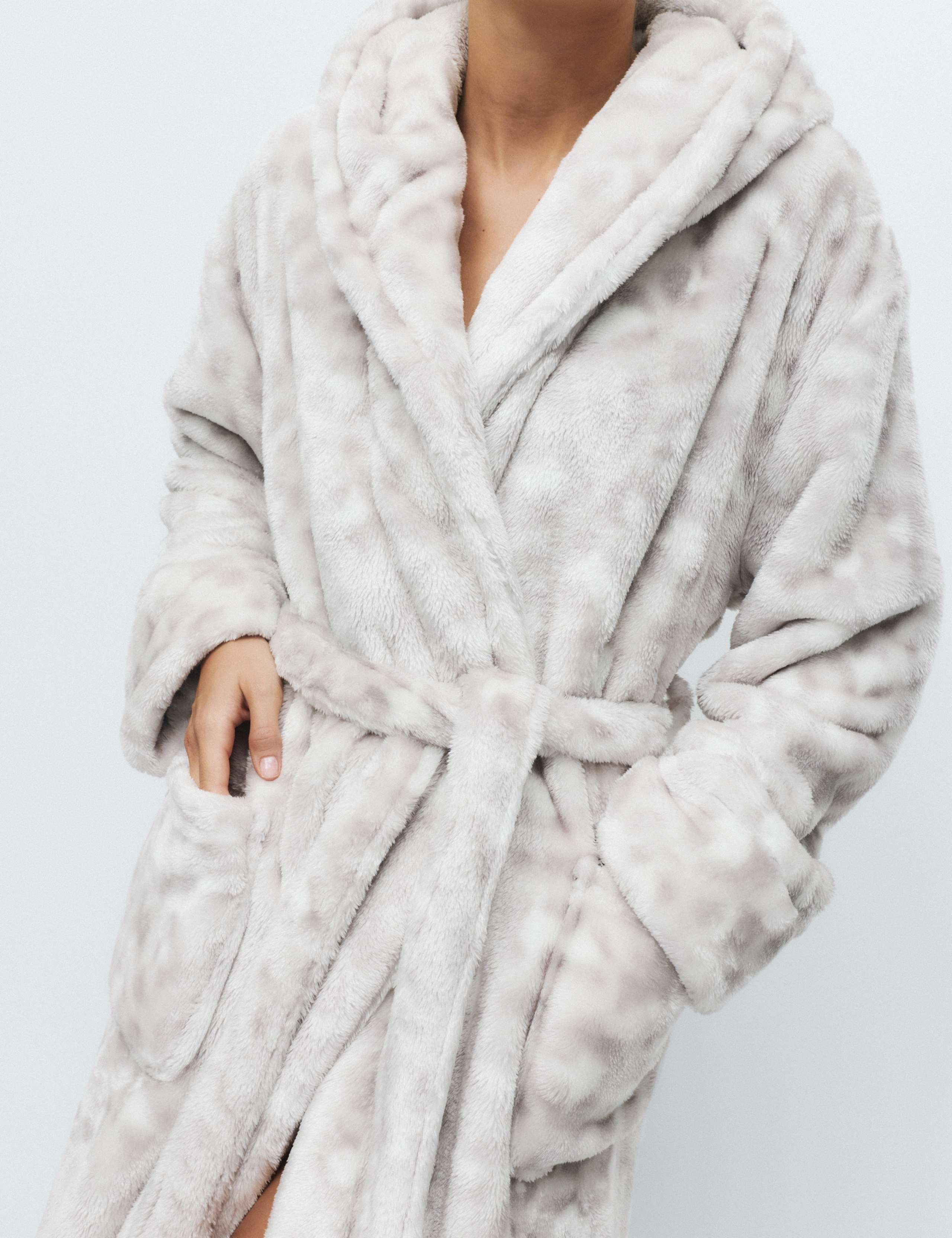 Fleece Leopard Print Dressing Gown 3 of 5