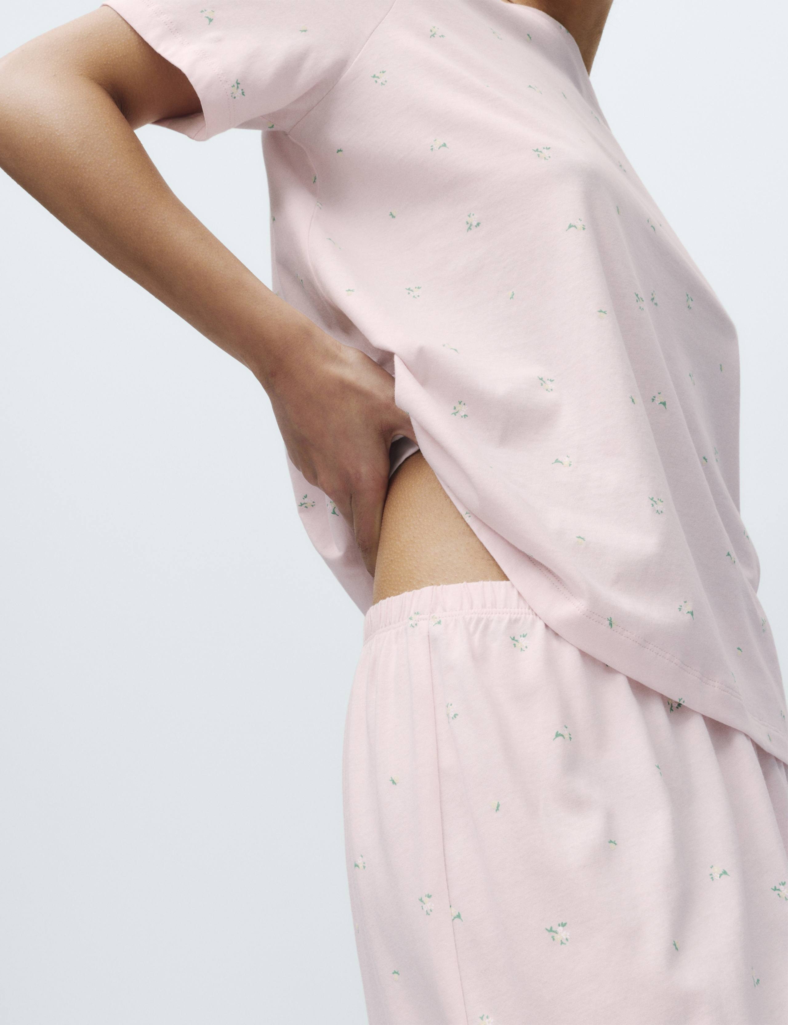 Pure Cotton Printed Cropped Pyjama Set 3 of 4