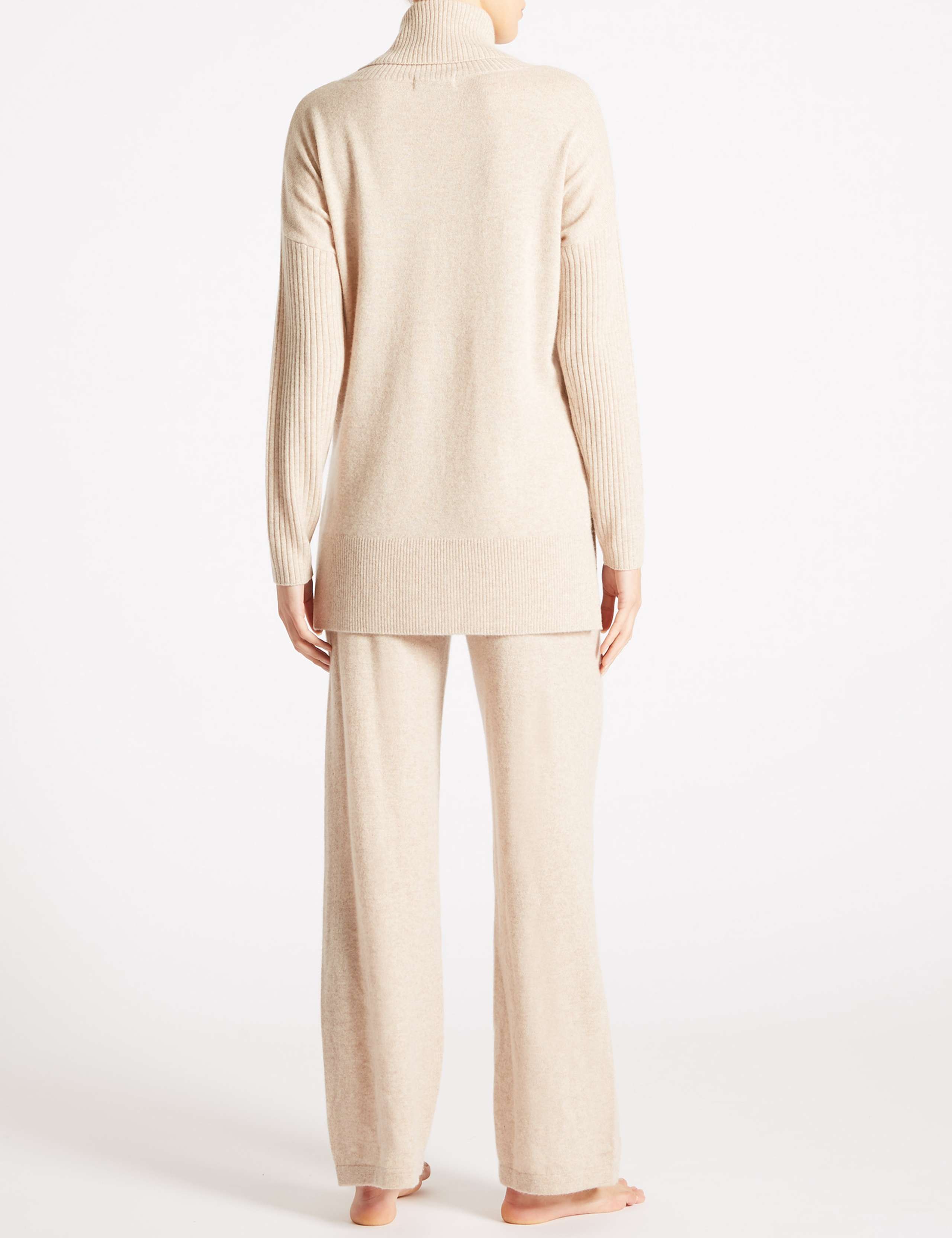 Pure Cashmere Ribbed Long Sleeve Pyjama Top 3 of 5