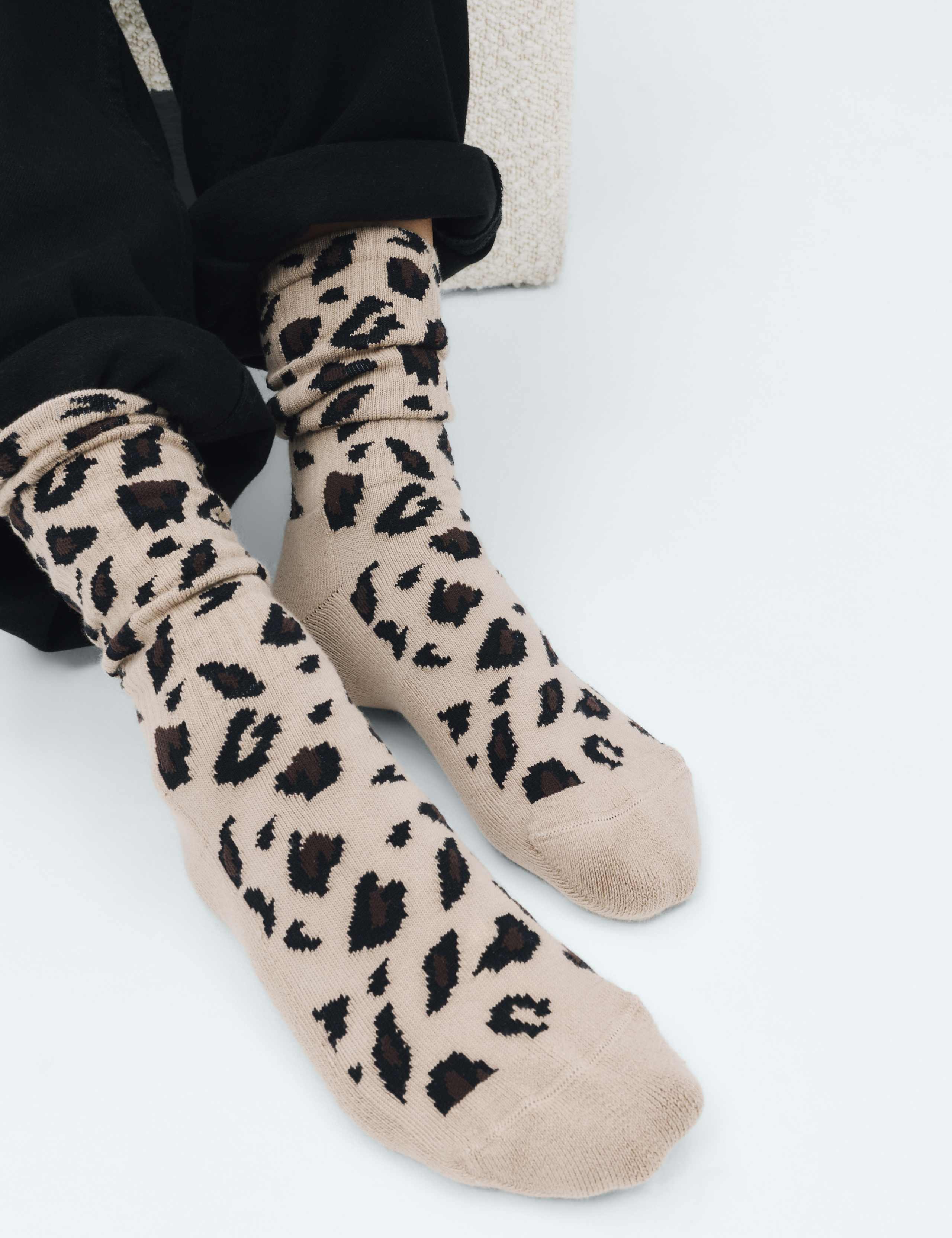 2pk Cotton Rich Animal Print & Plain Ankle High Socks 3 of 4