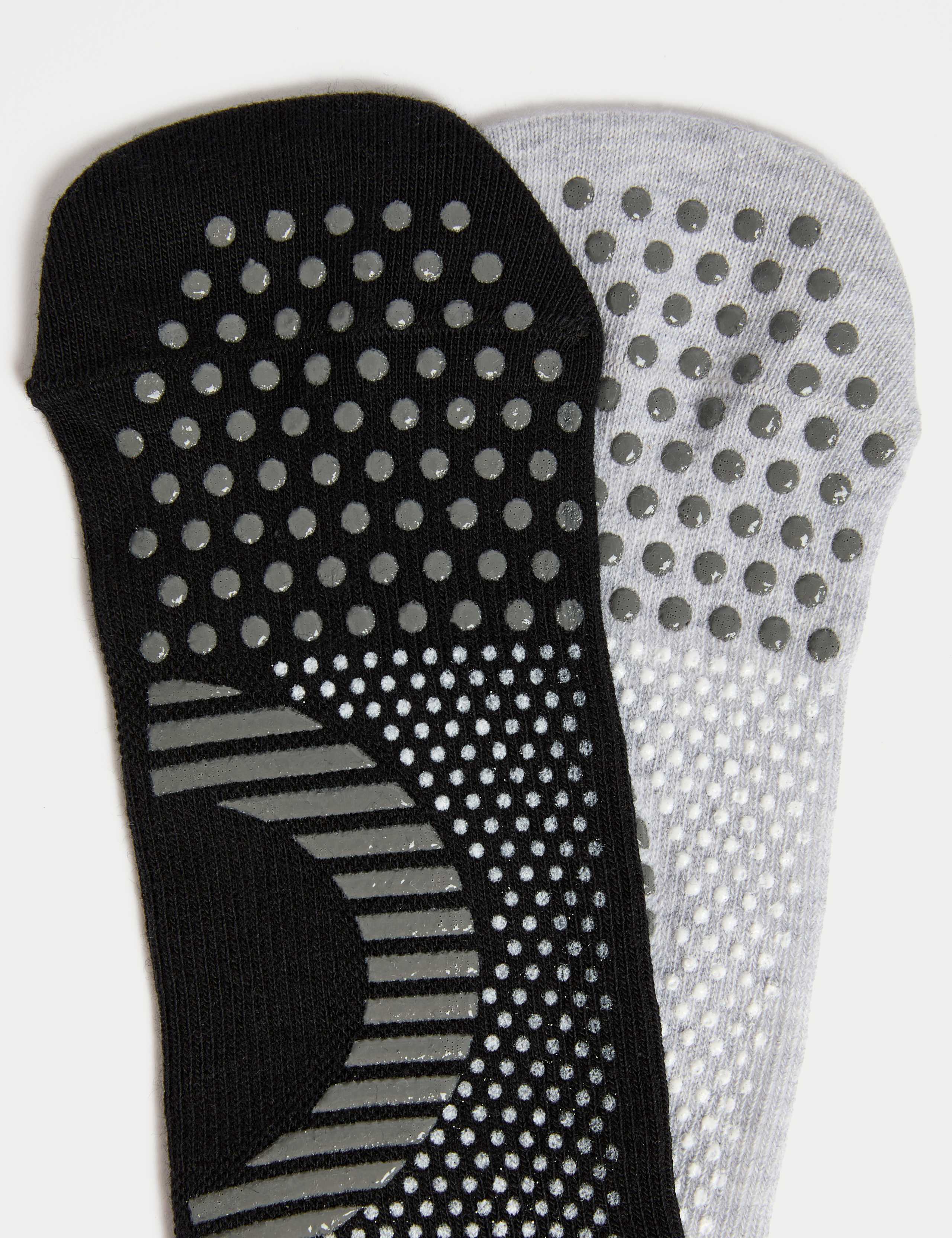 2pk Cotton Blend Pilates Socks 2 of 3