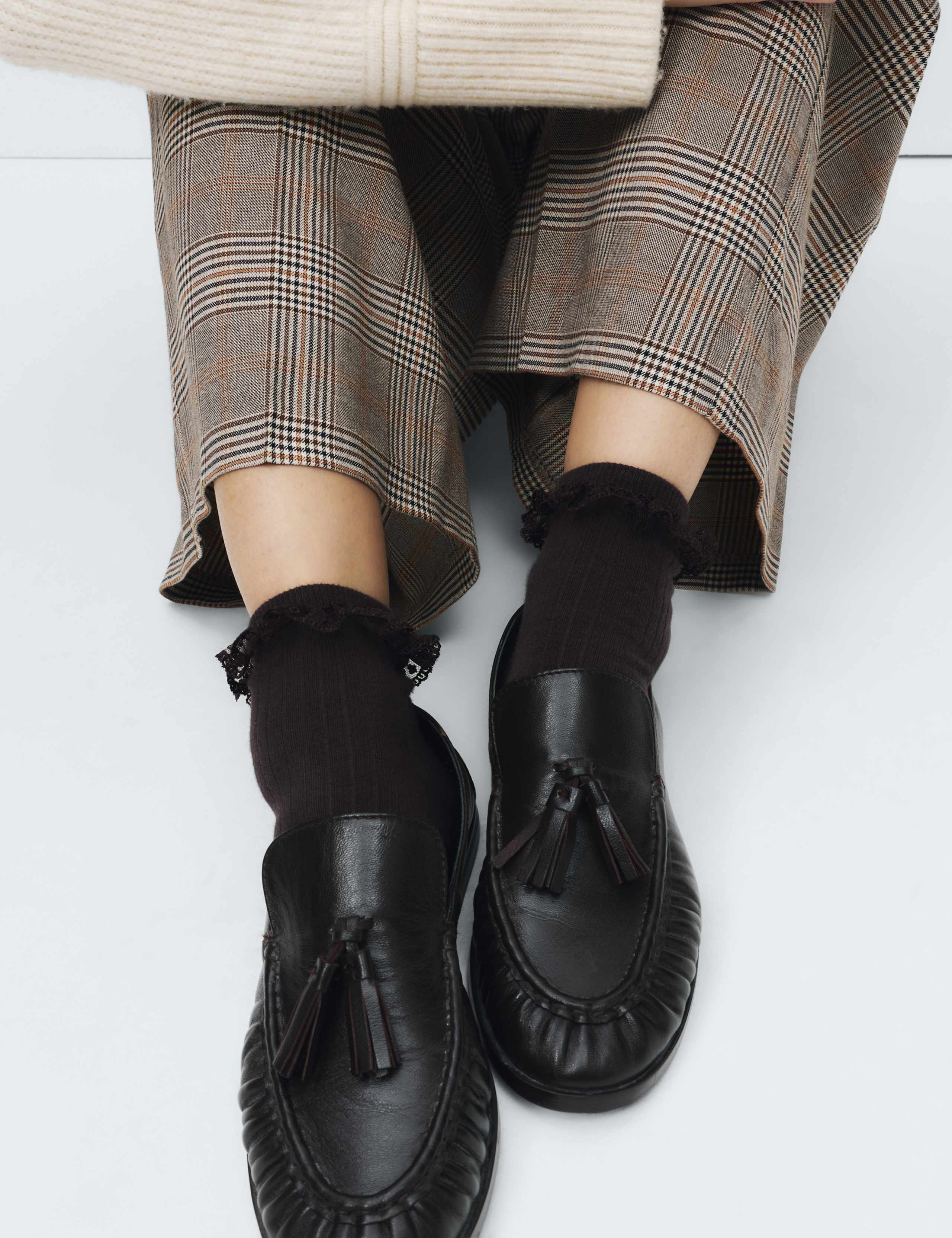 2 Pack Cotton Rich Lace Trim Ankle High Socks 3 of 4