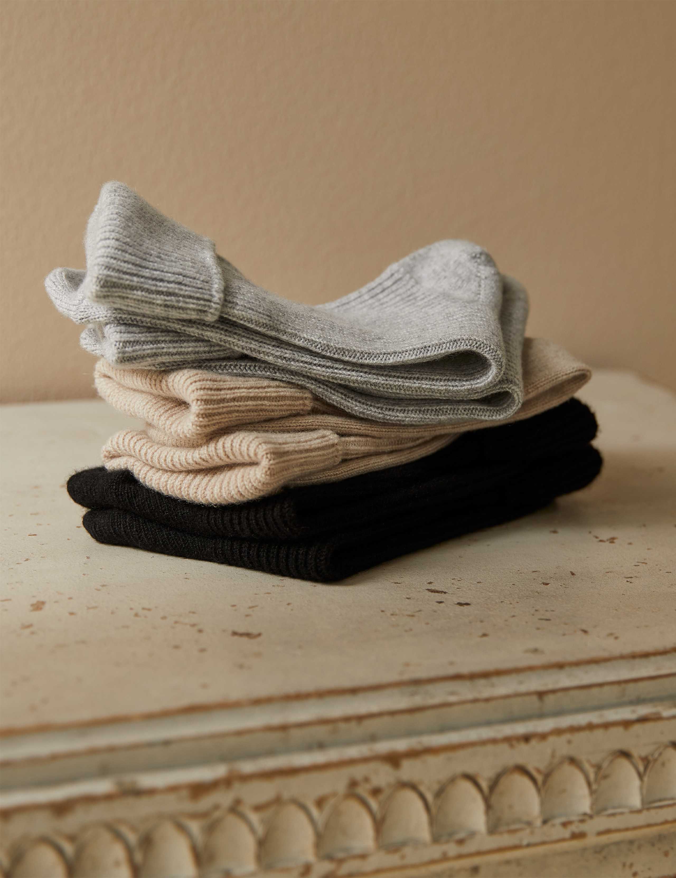Pure Cashmere Socks 3 of 5
