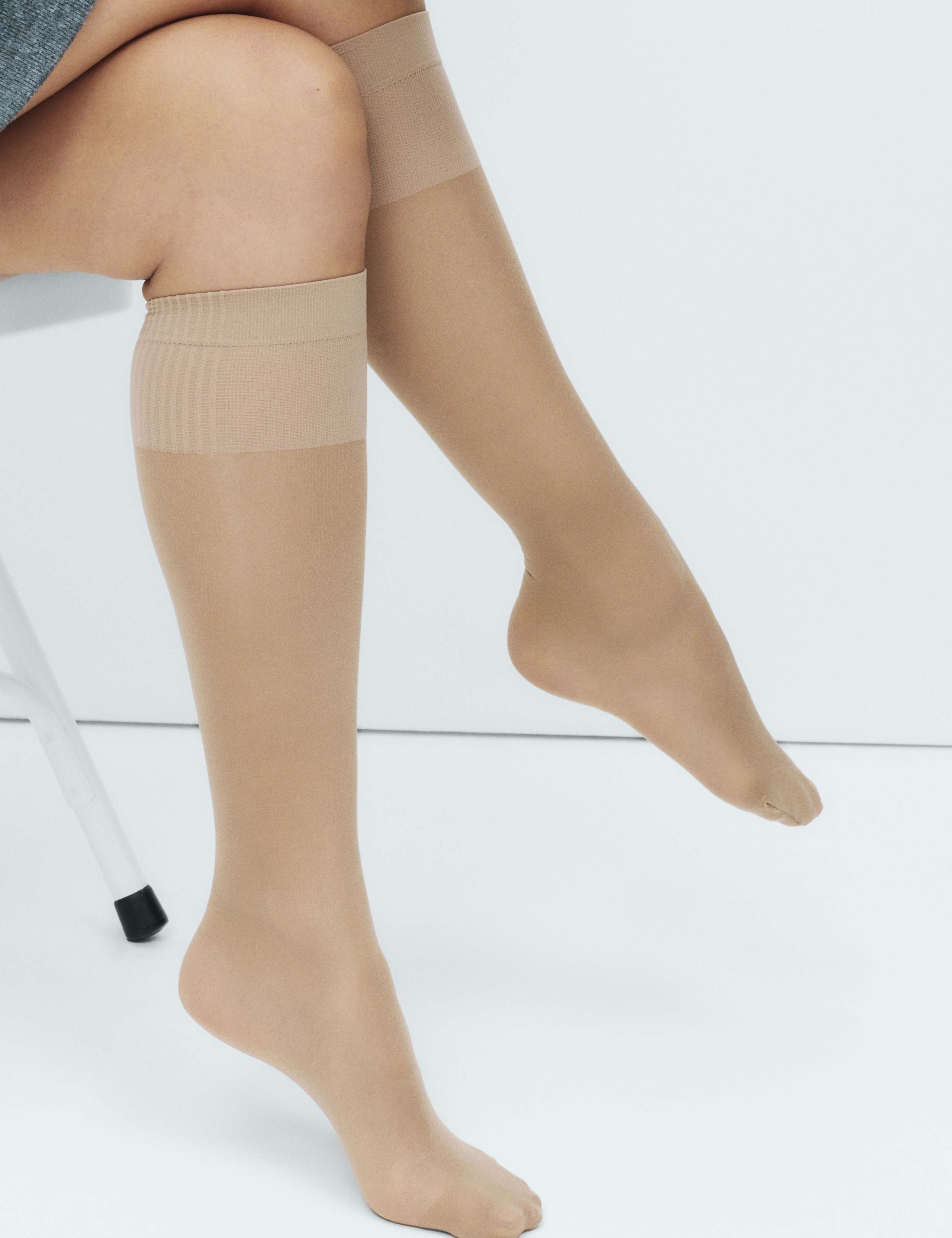 4pk 15 Denier Medium Support Knee Highs 4 of 5