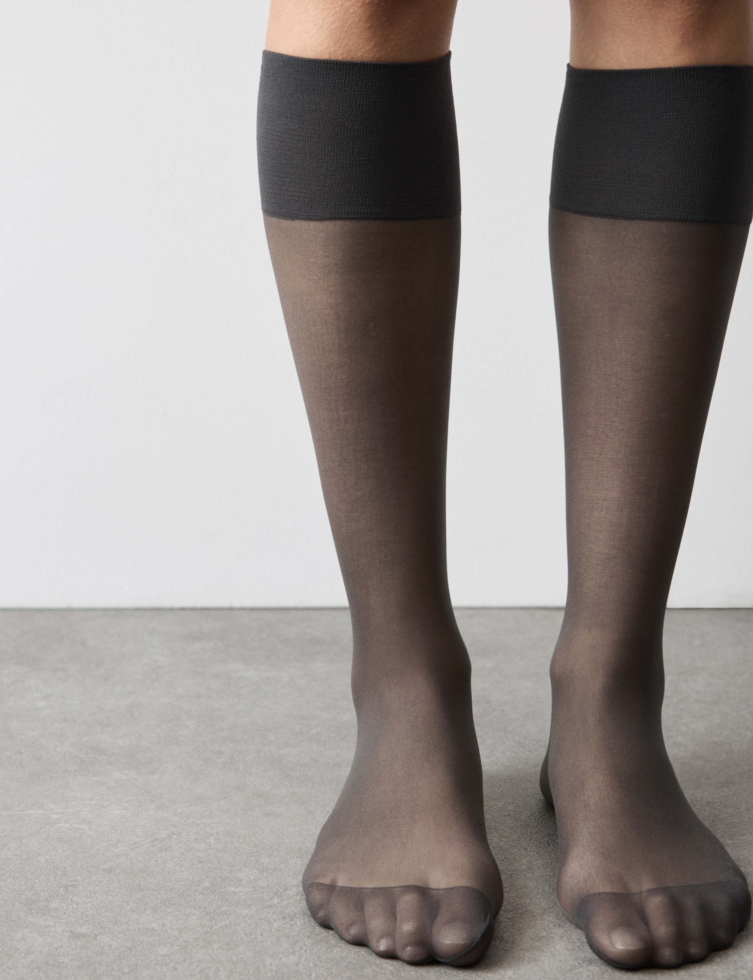 5pk 10 Denier Ladder Resist Matt Knee Highs 4 of 5