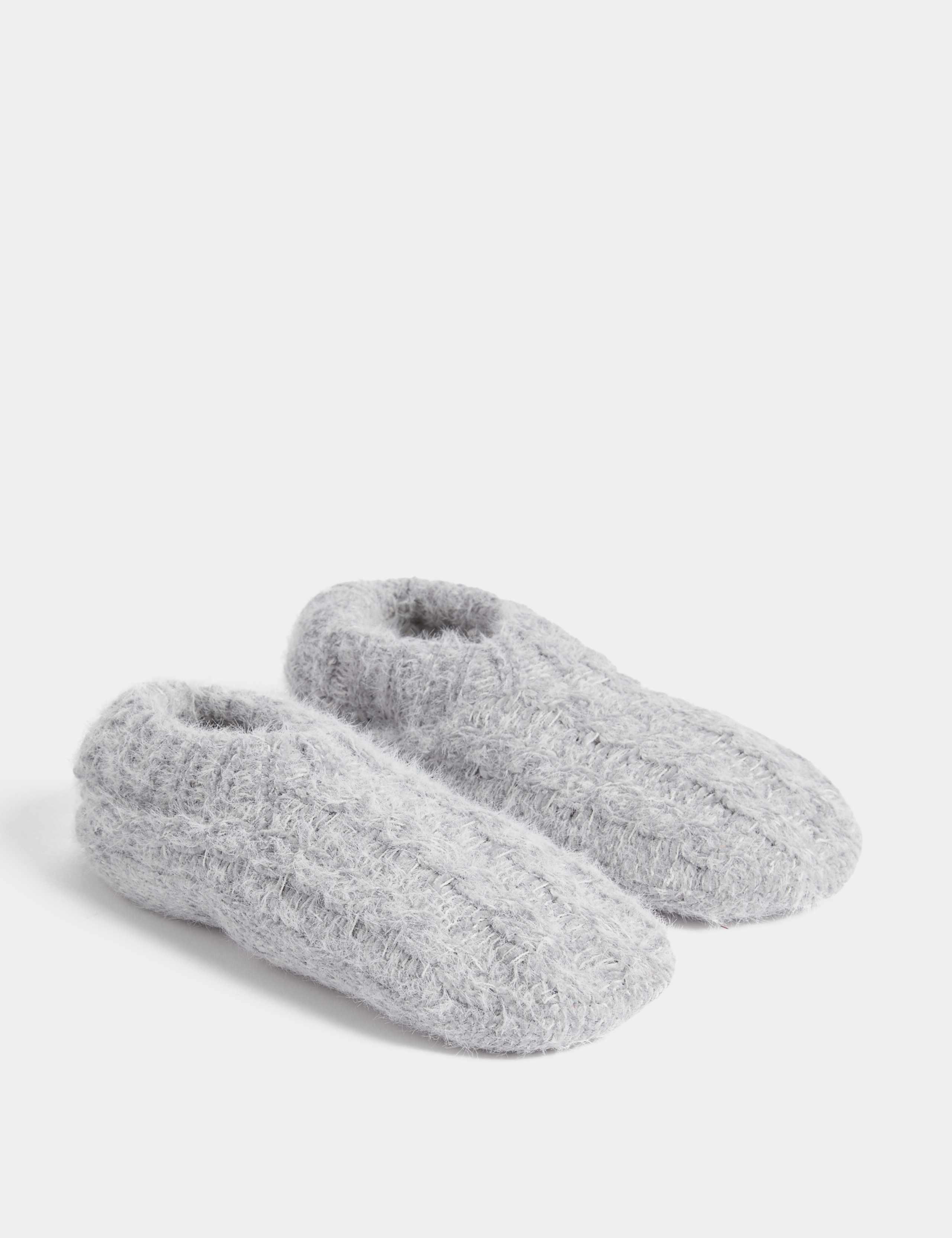 Cable Knit Low Cut Slipper Socks 1 of 3