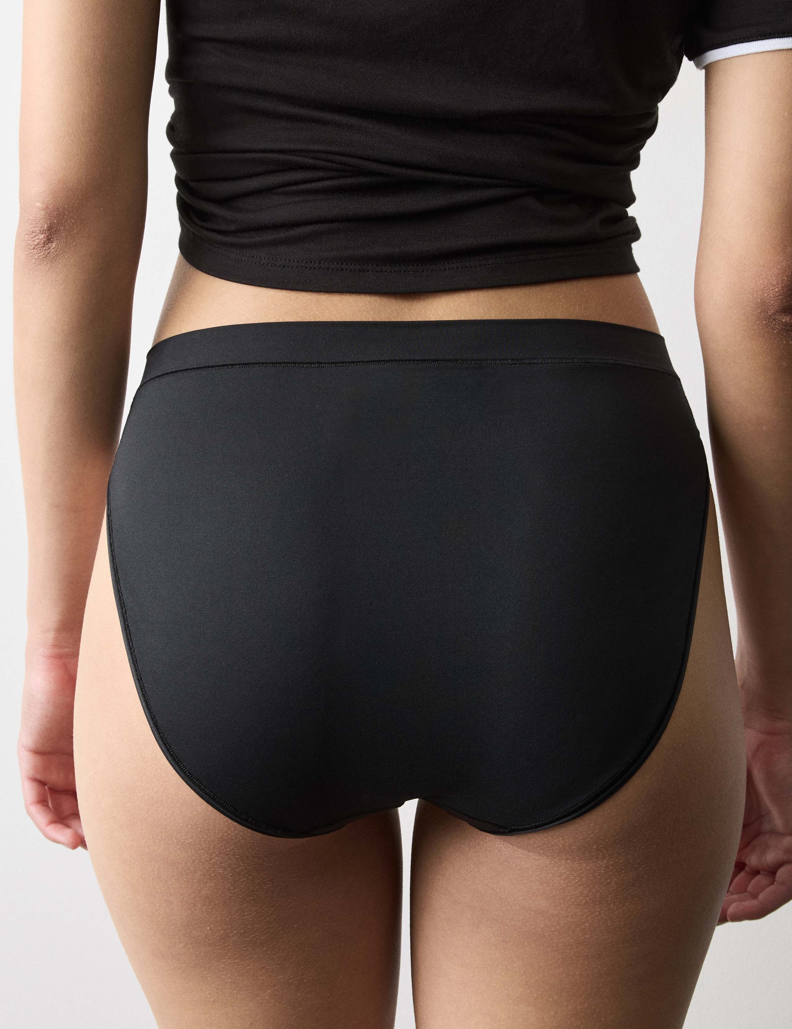 4pk Flexifit™ High Leg Knickers 3 of 3