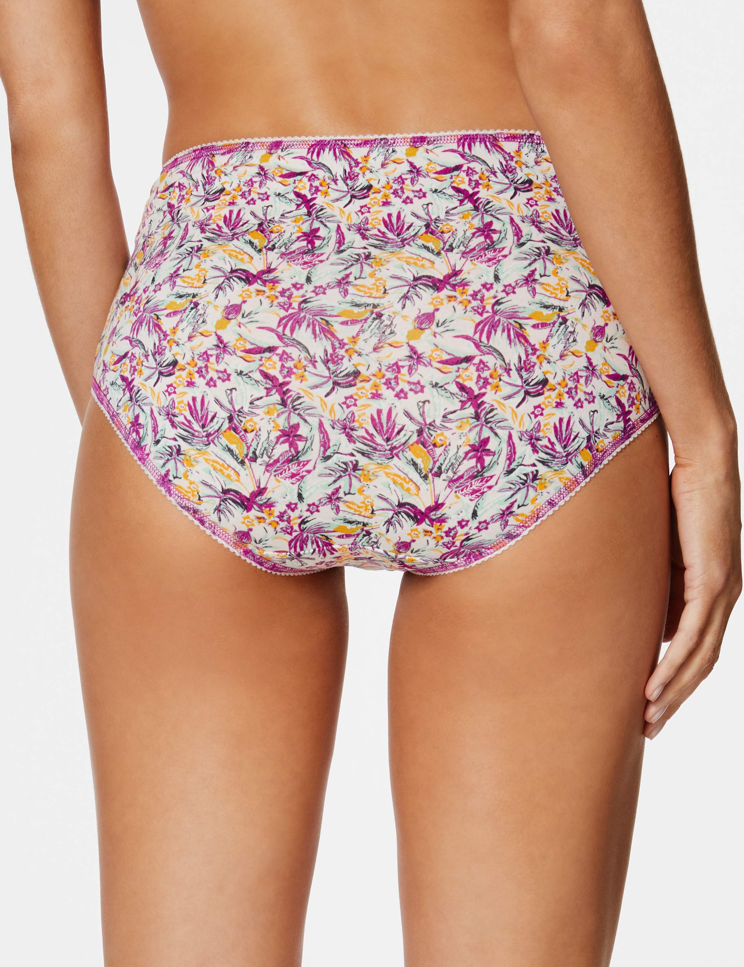 5 Pack Cotton Rich Lace Full Briefs 3 of 3