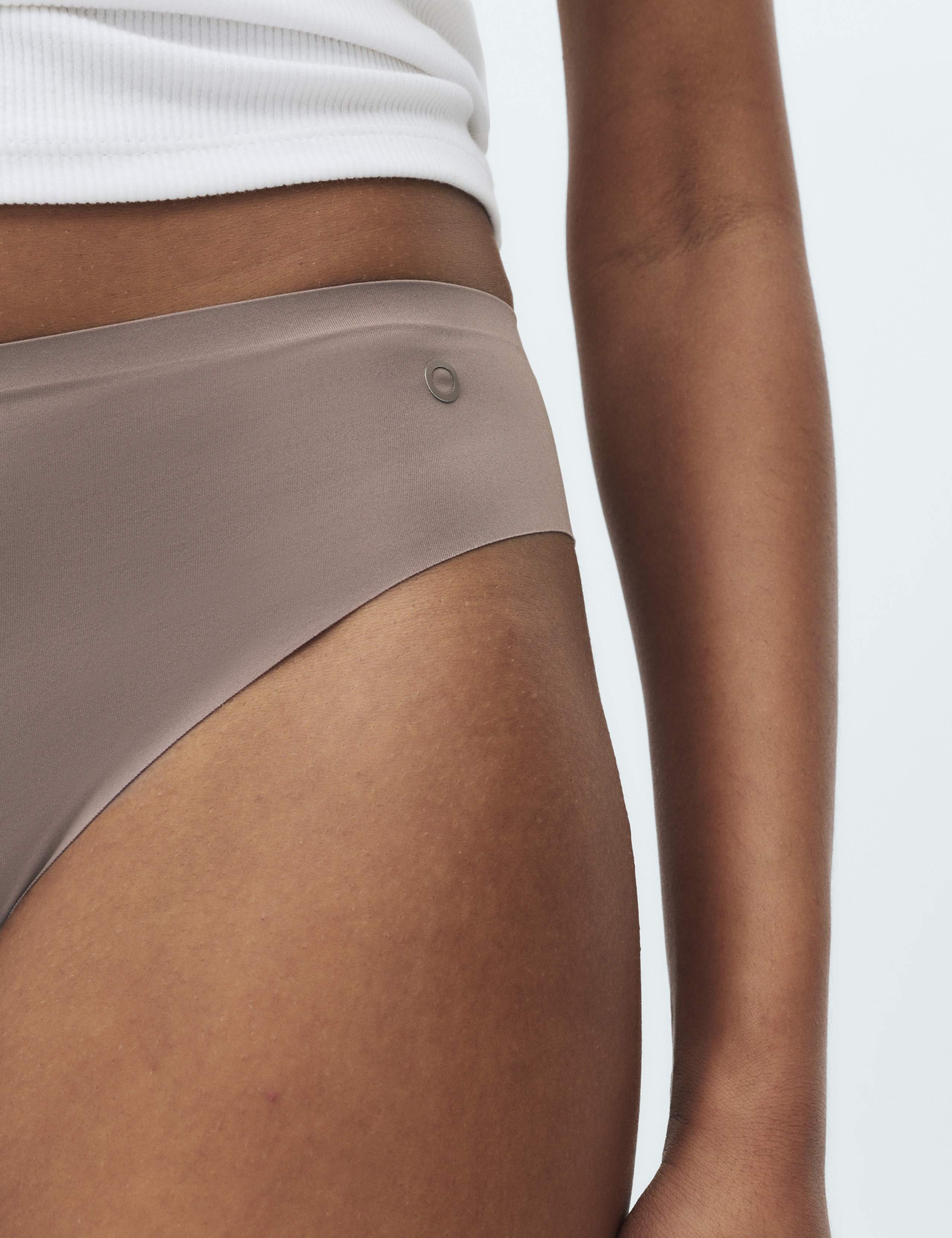 3 Pack Invisible No VPL Brazilian Knickers 4 of 5