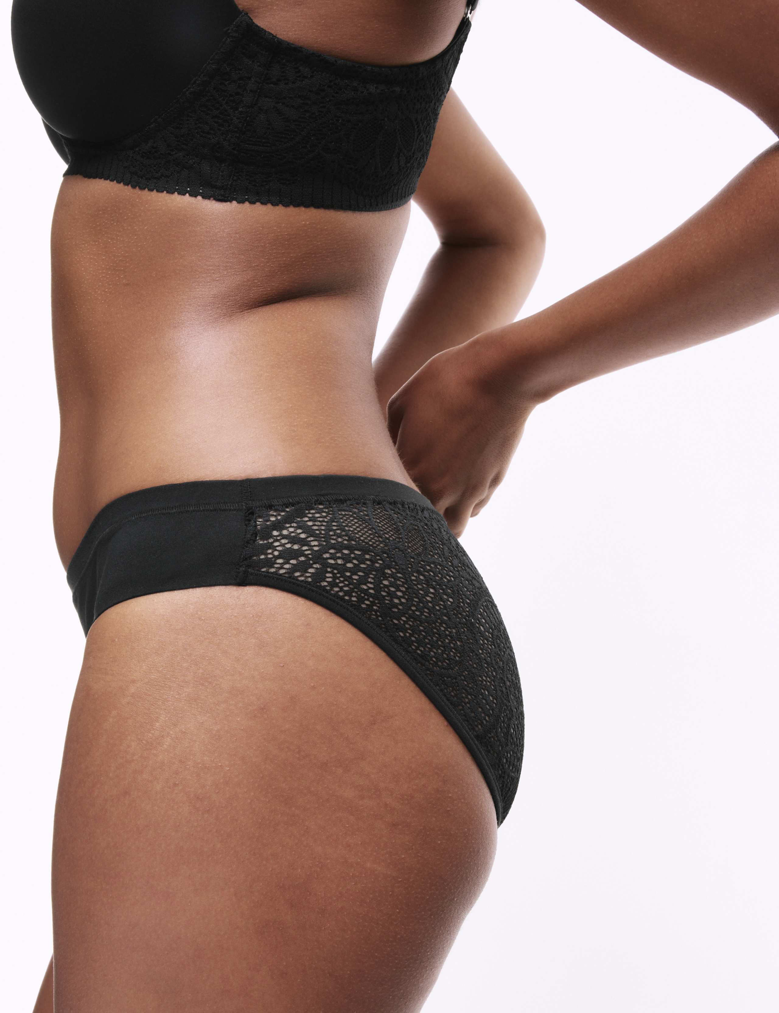 3pk Body Soft™ Lace Bikini Knickers 4 of 6