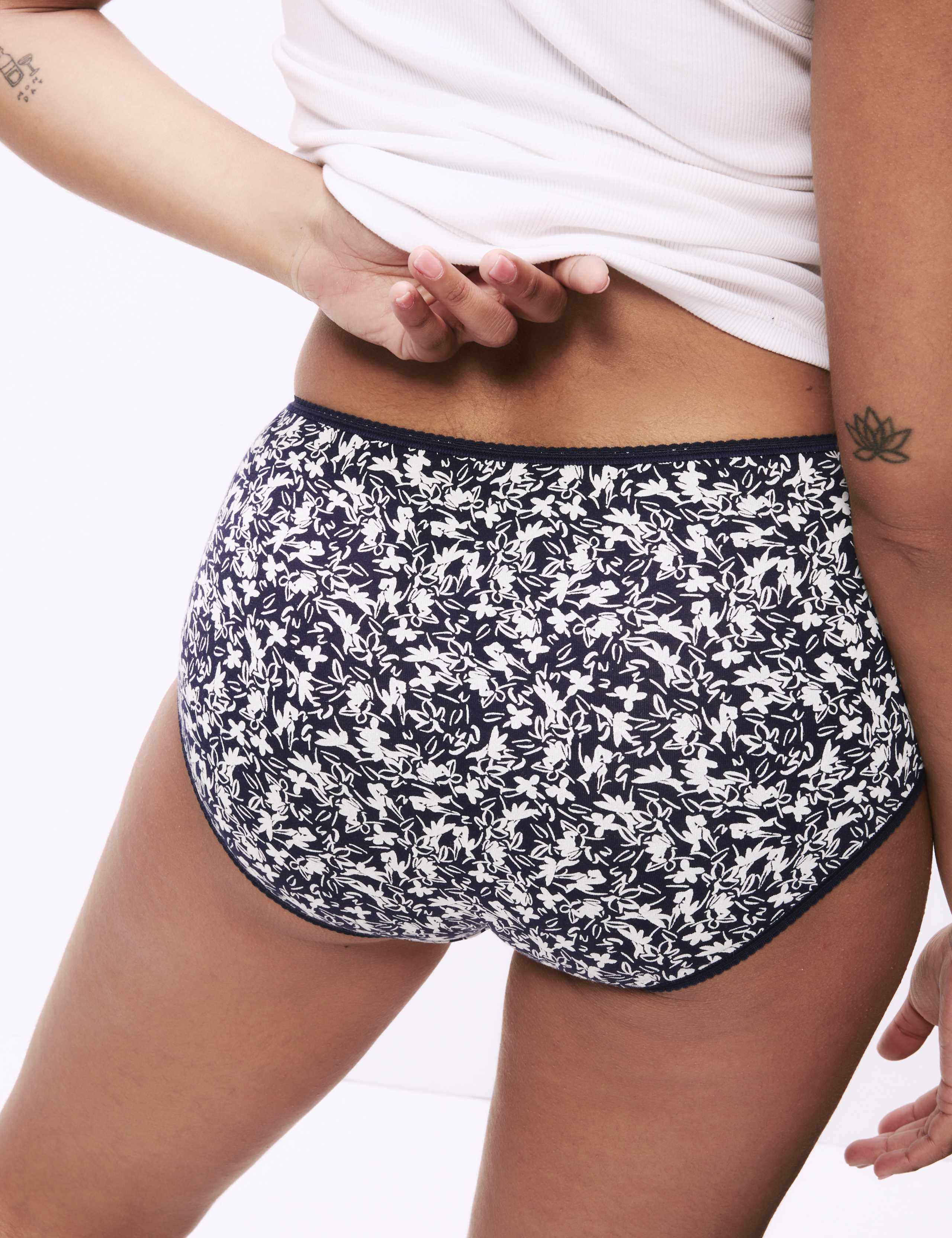 5pk Cotton Lycra™ Printed Full Briefs 4 of 5