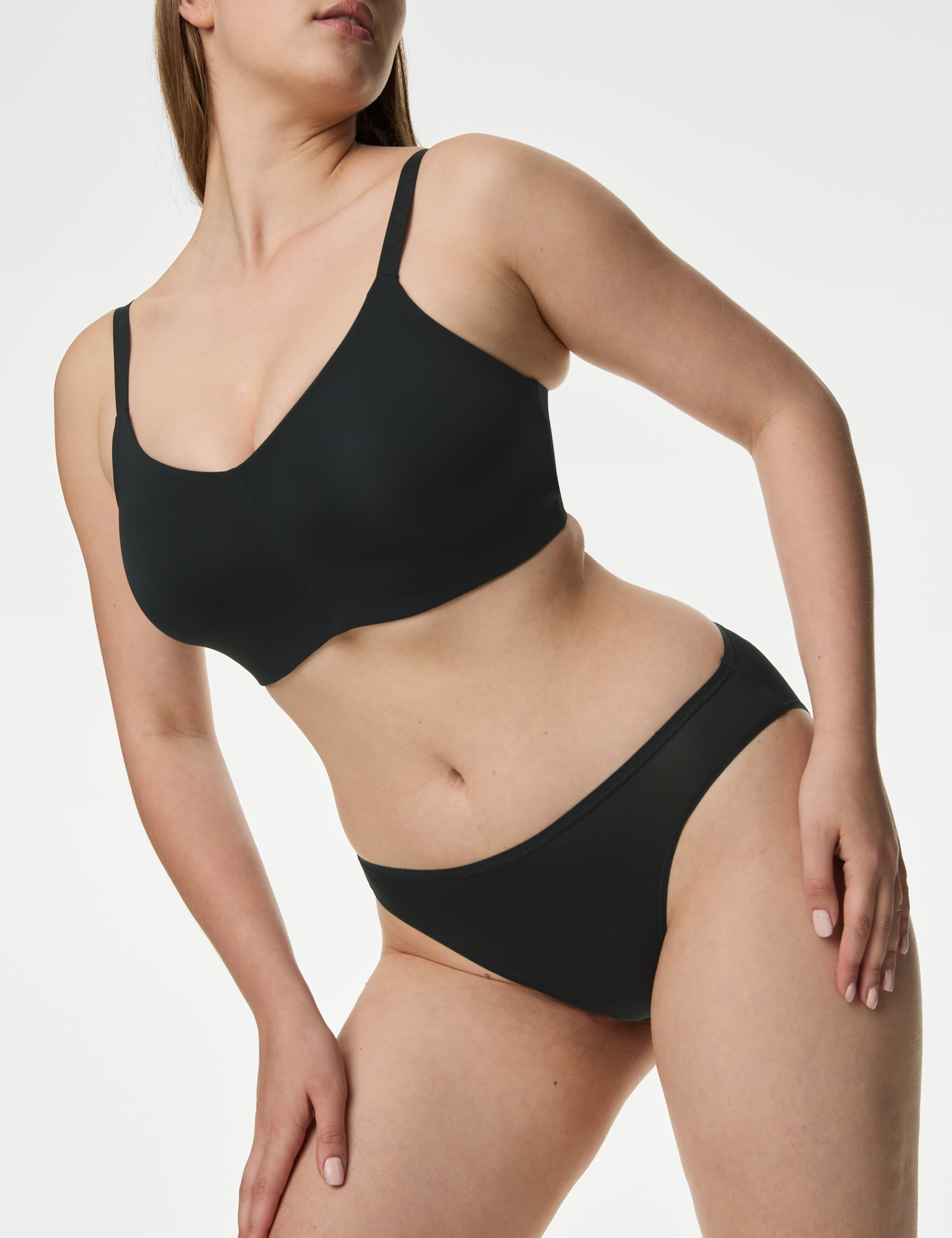 4pk Microfibre High Leg Knickers 2 of 5