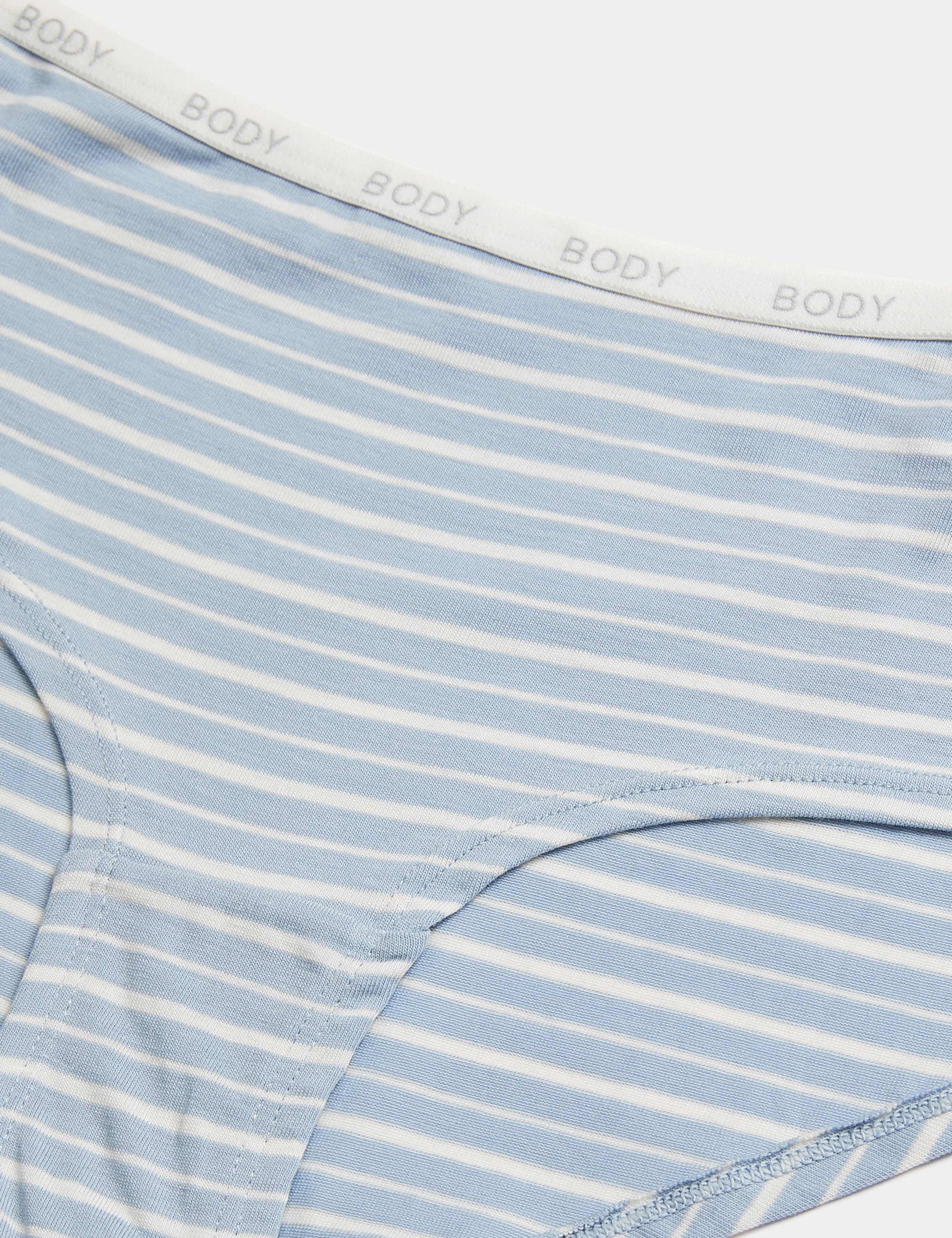 4pk Cotton Rich Low Rise Shorts 5 of 5