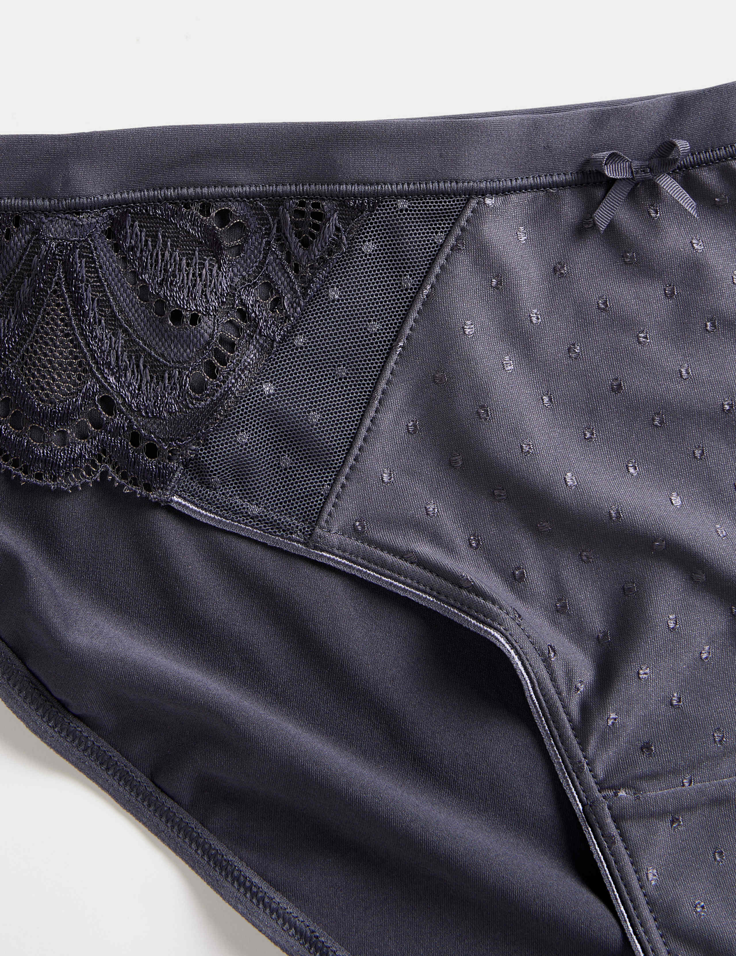 3pk Amelia Lace Bikini Knickers 6 of 6