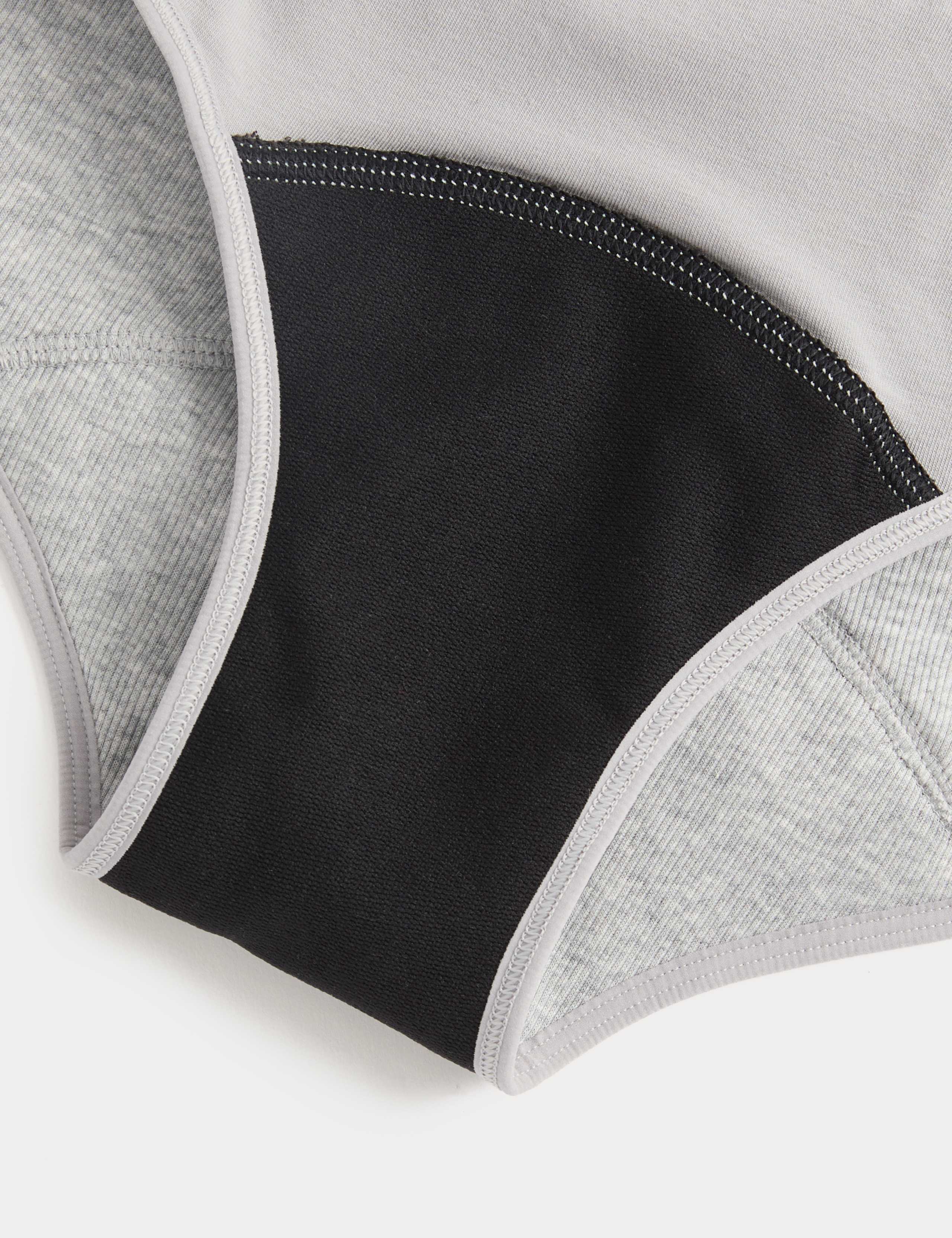 2 Pack Heavy Absorbency Period Knickers Low Rise Short 6 of 6