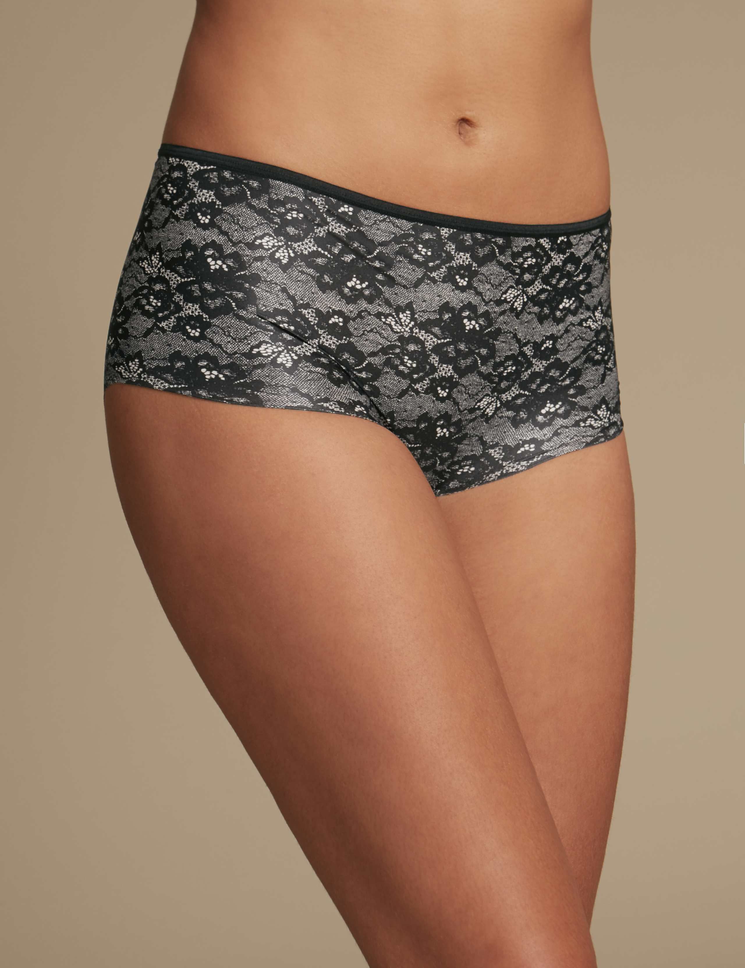 No VPL High Rise Shorts 1 of 4