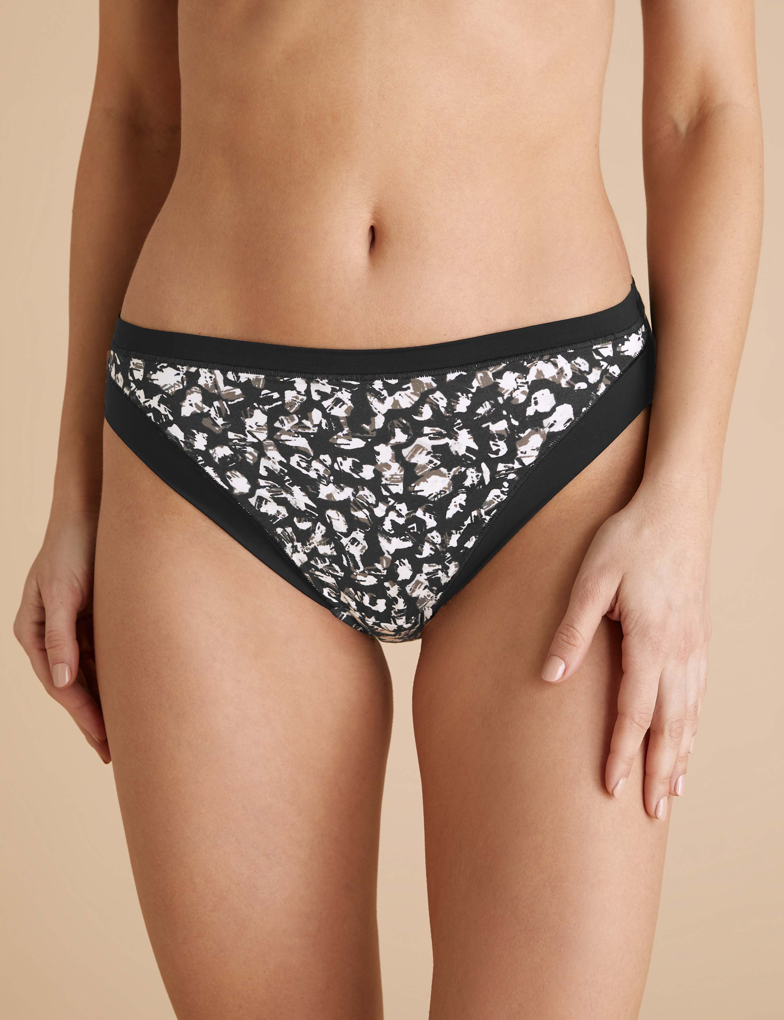 Flexifit™ Modal High Leg Knickers 2 of 5