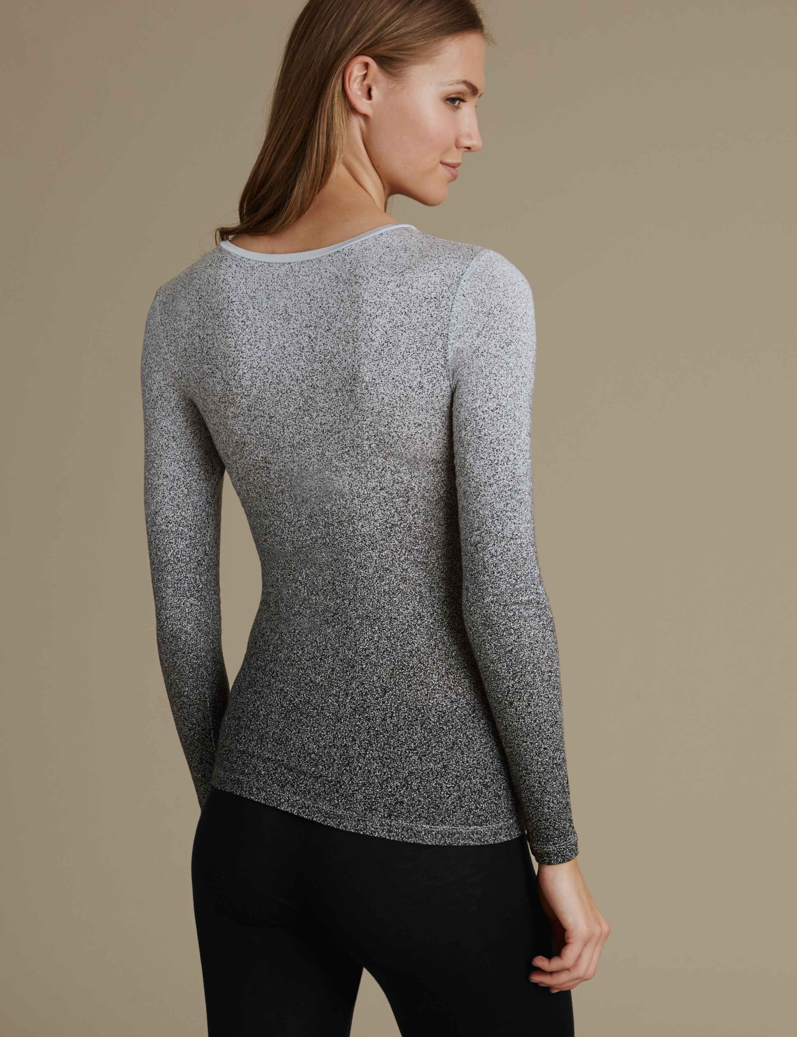 Heatgen™ Long Sleeve Thermal Top 4 of 6