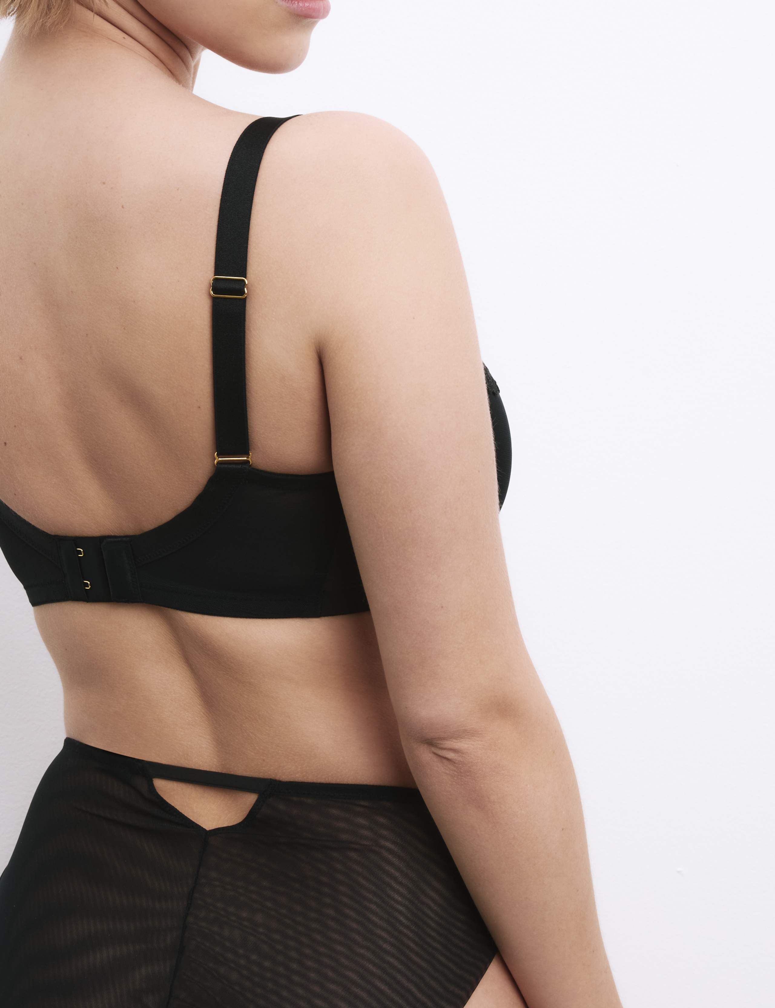 Leon Embroidery Wired Minimiser Bra C-G 4 of 8