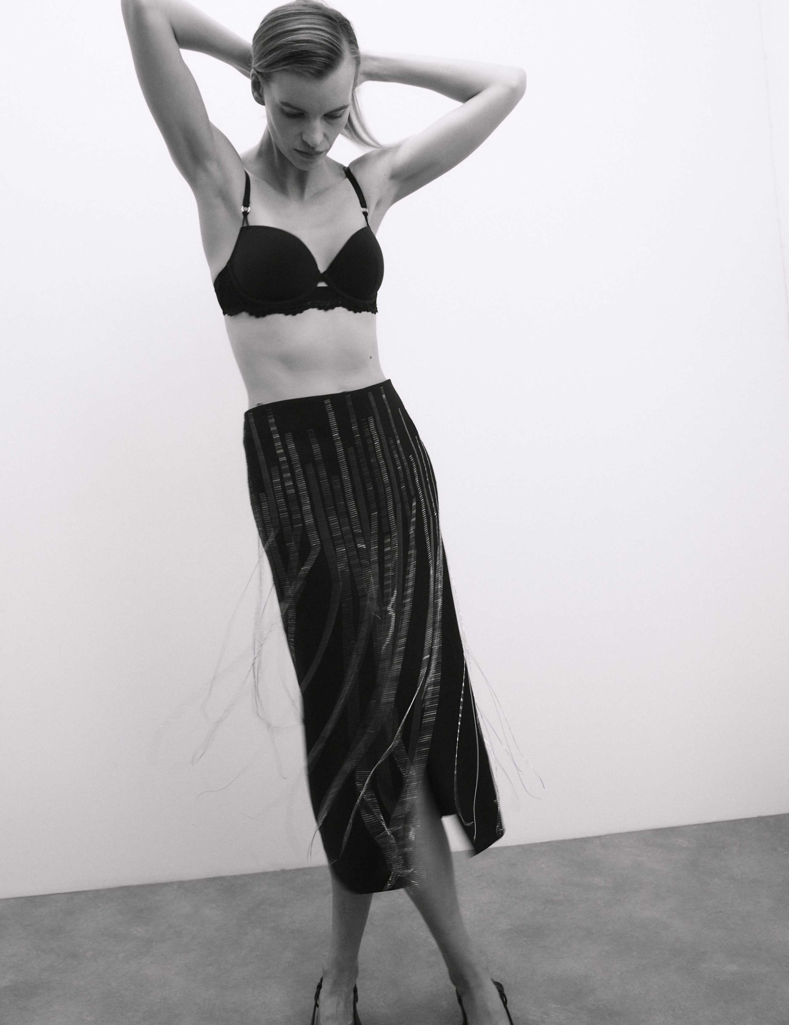 Leon Embroidery Wired Balcony Bra A-E 4 of 8
