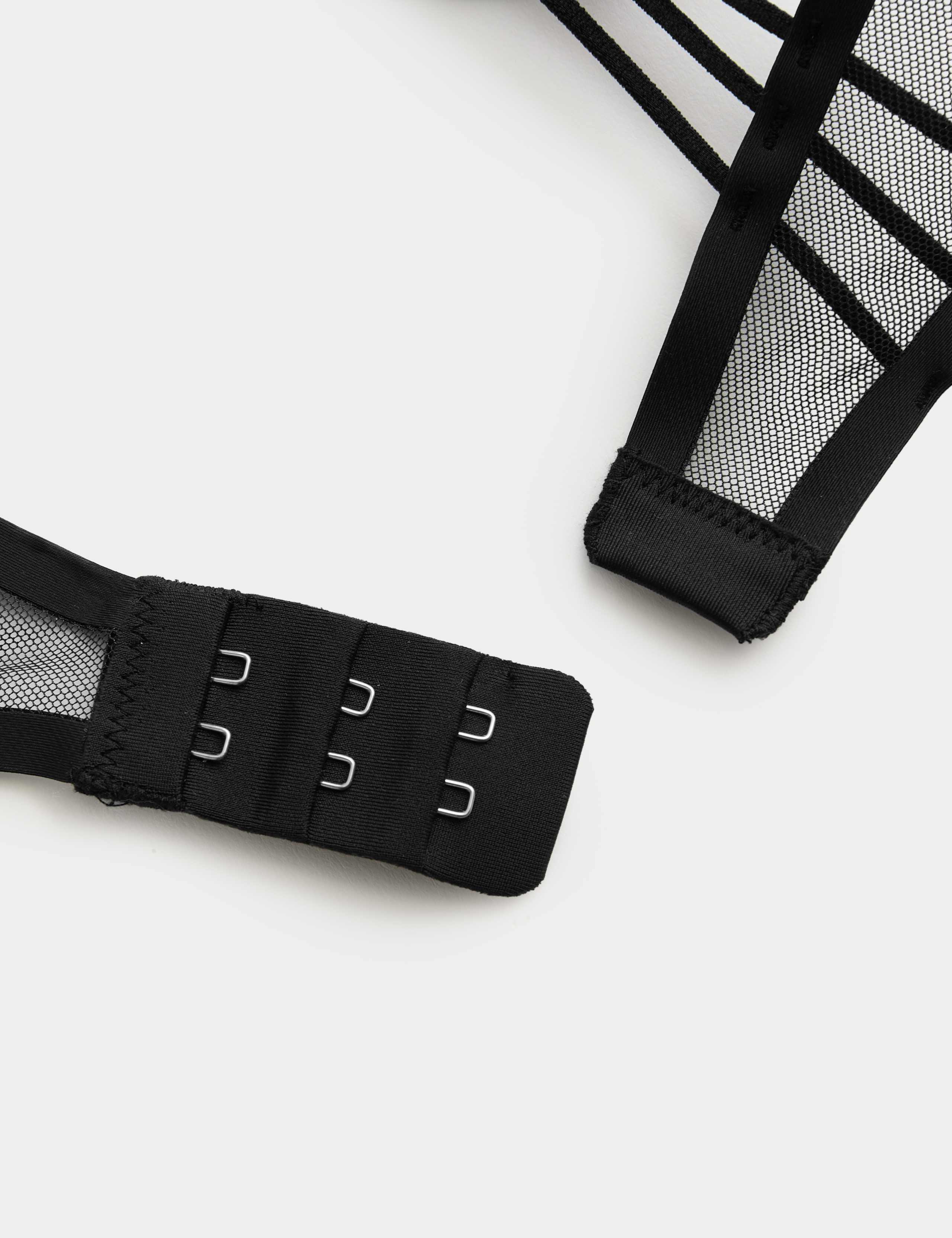 Black Label Smoothing Wired Plunge Bra (A-E) 8 of 8