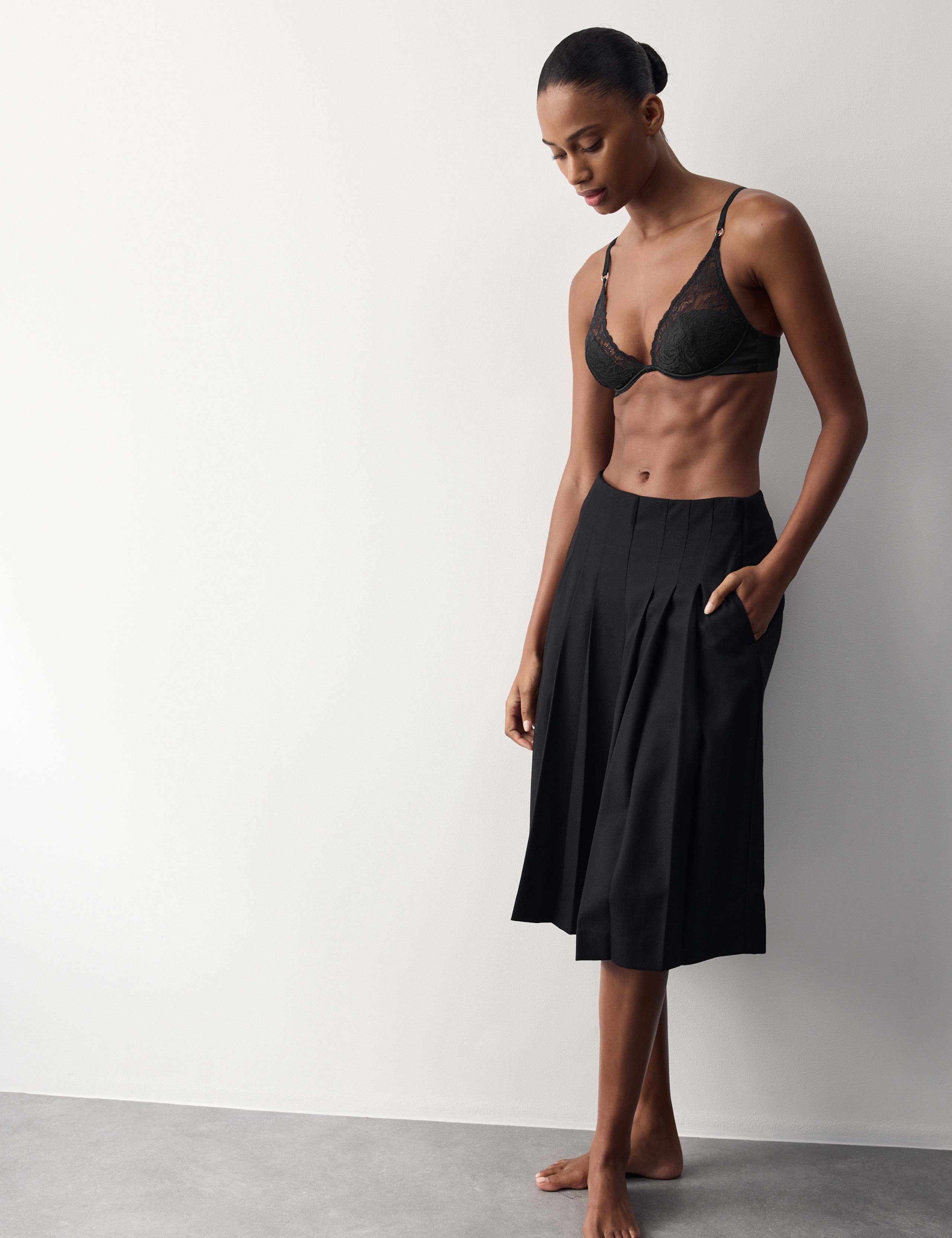Lace with Silk Wired Plunge Bra (A-E) 4 of 6