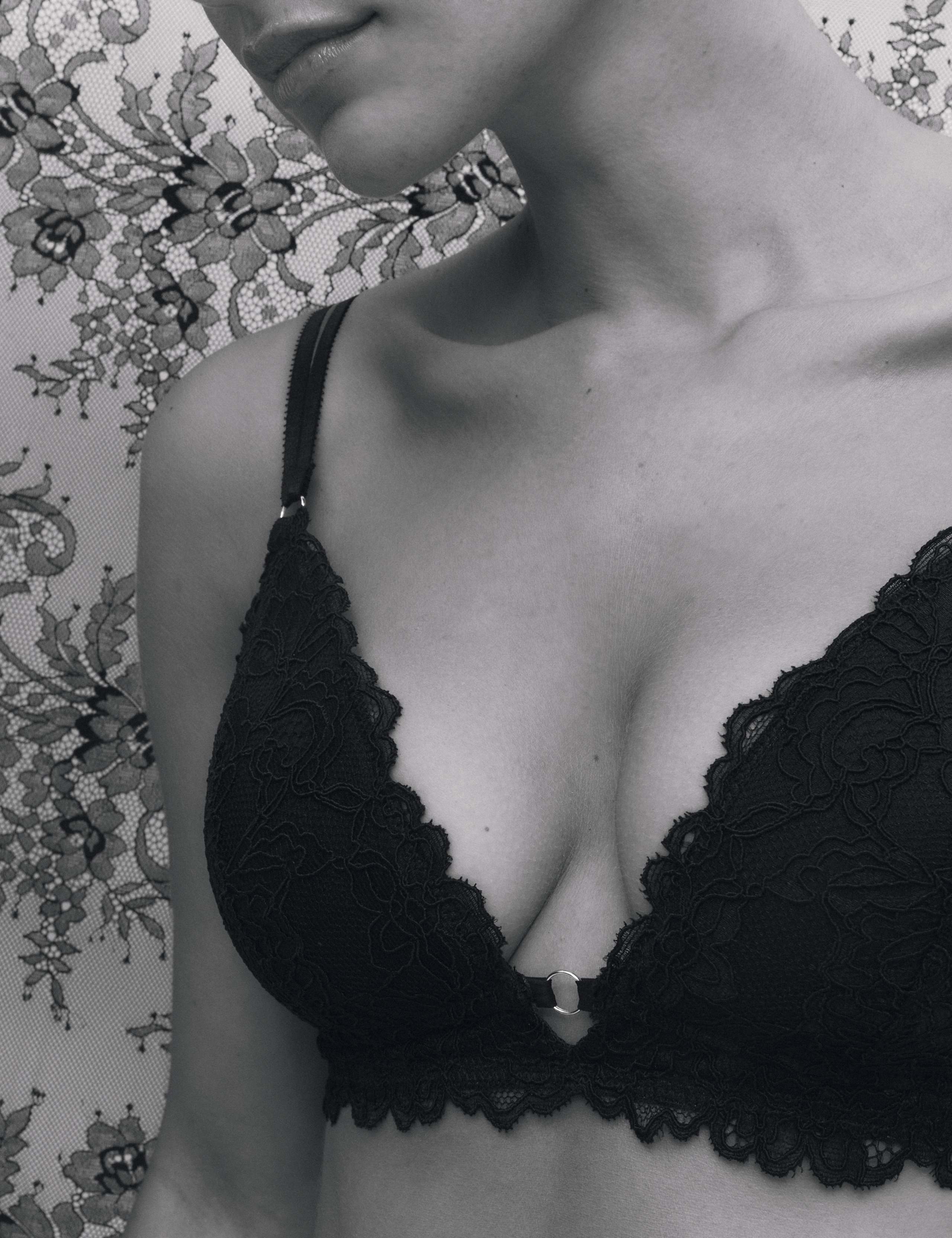 Sabine Lace Non Wired Plunge Bra A-E 3 of 6