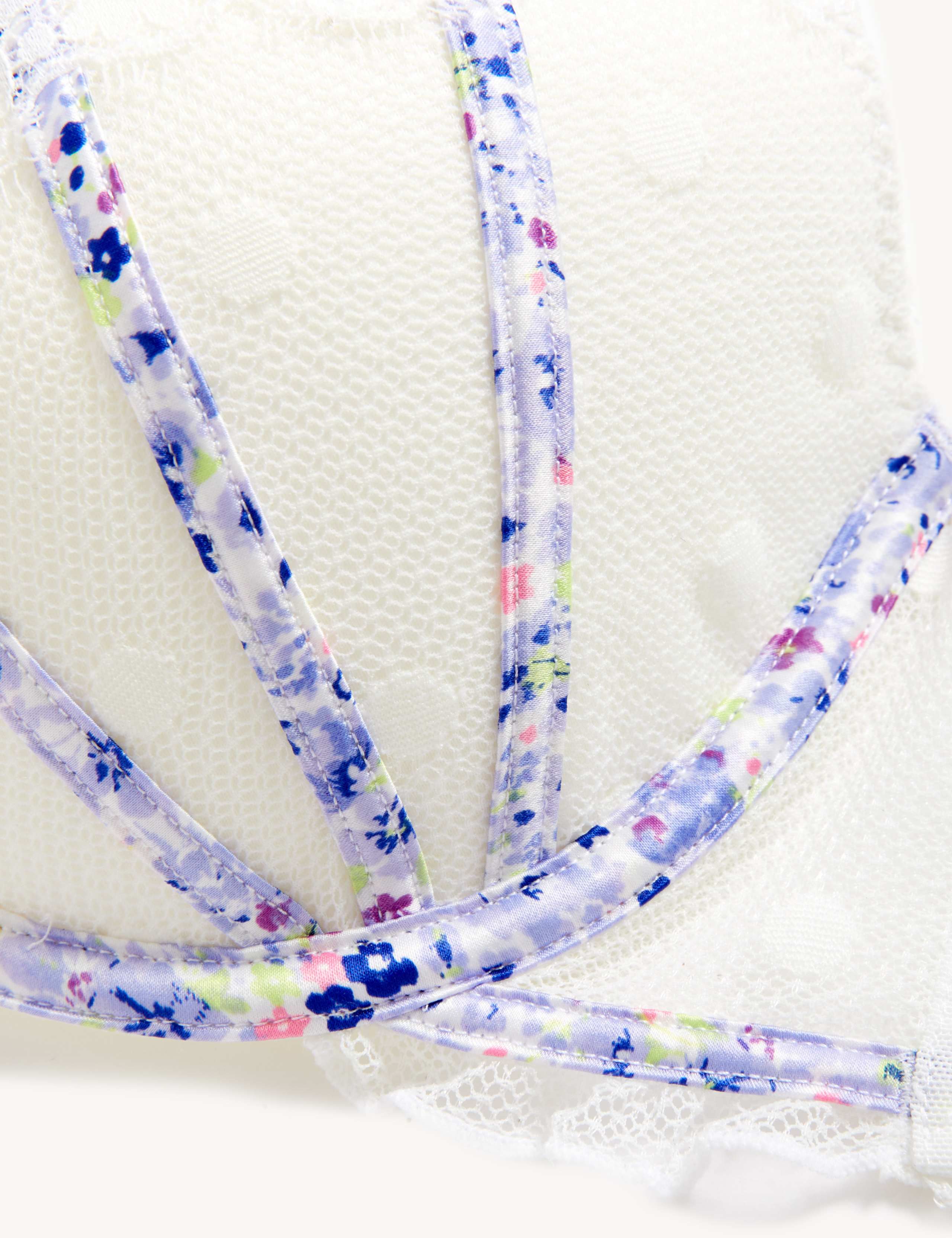 Linea Lace Wired Plunge Bra A-E 6 of 7