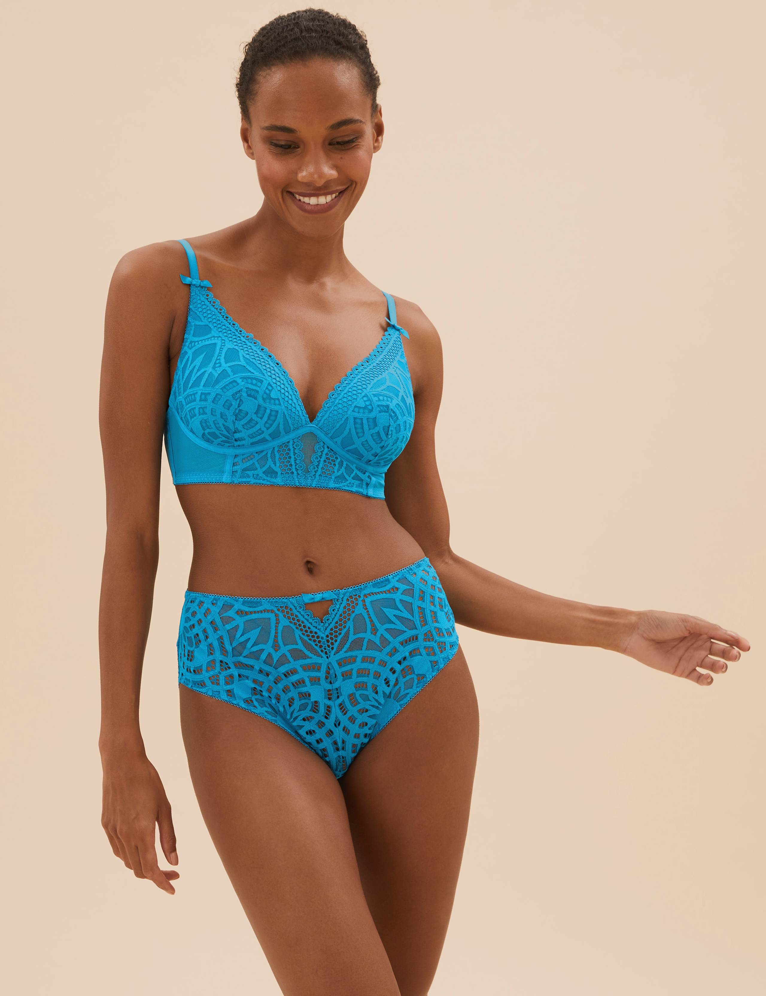 Joy Lace Padded Non Wired Plunge Bra A-E 1 of 8