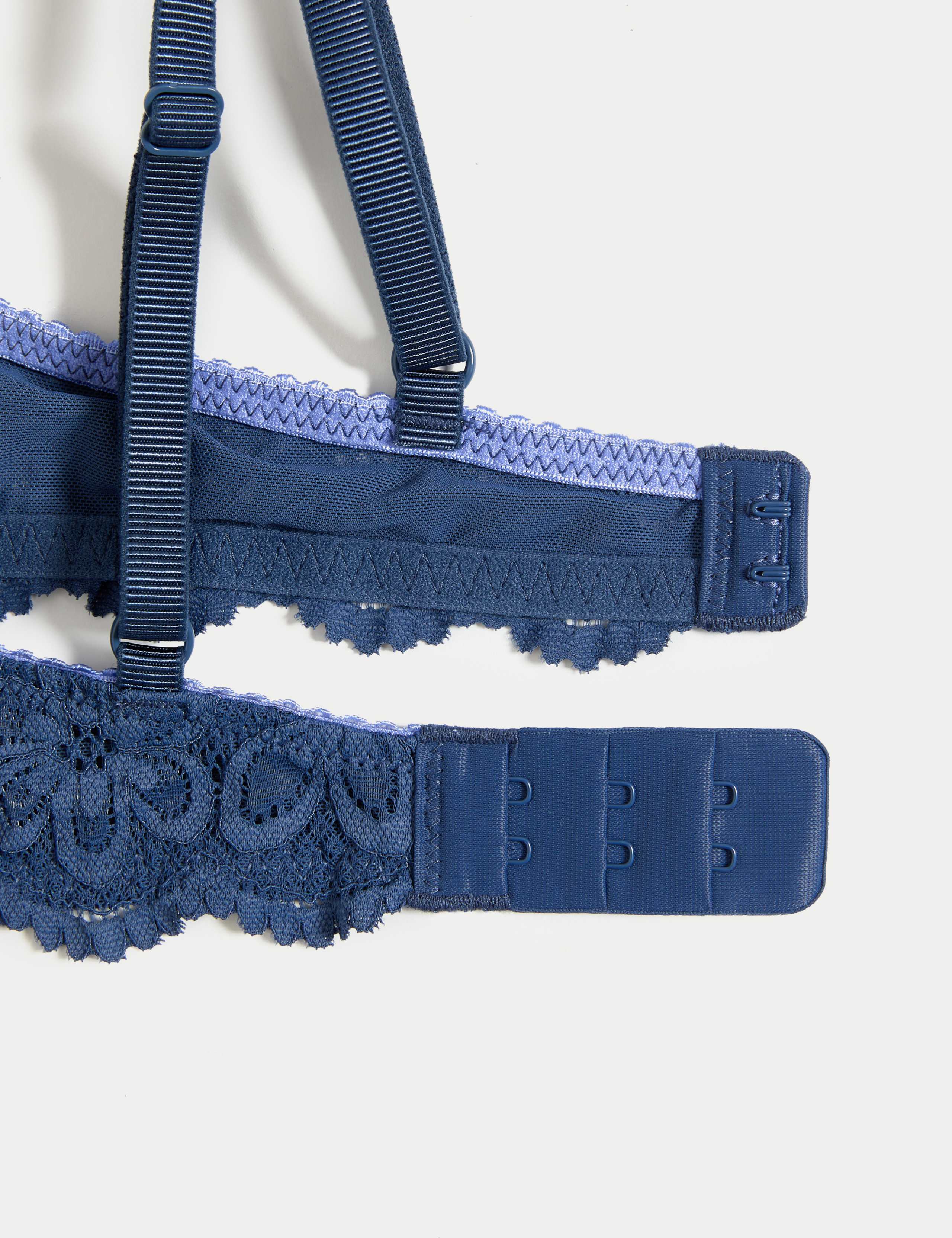 Hanna Glossie Wired Plunge Bra (A-E) 6 of 6