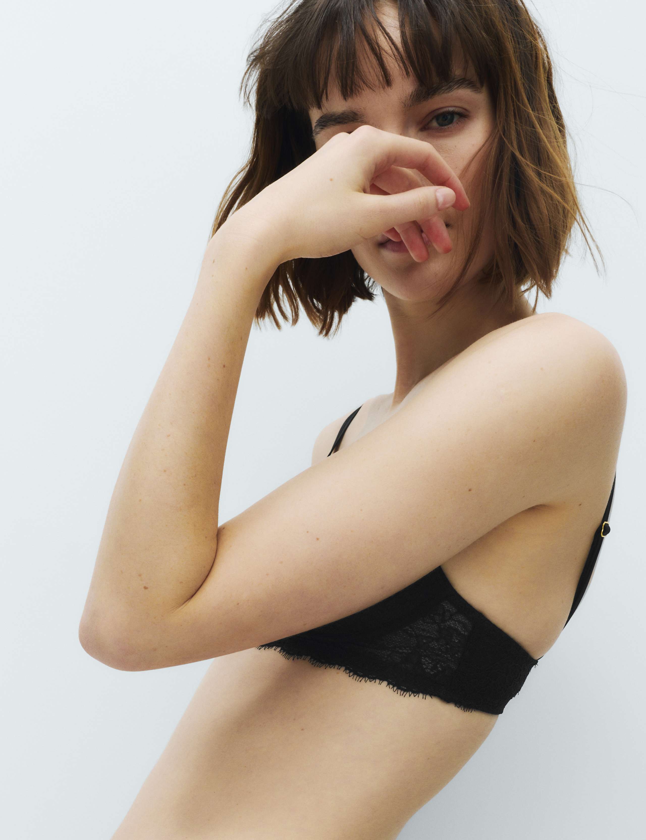 Ida Lace Non Wired Plunge Bra (A-E) 3 of 6