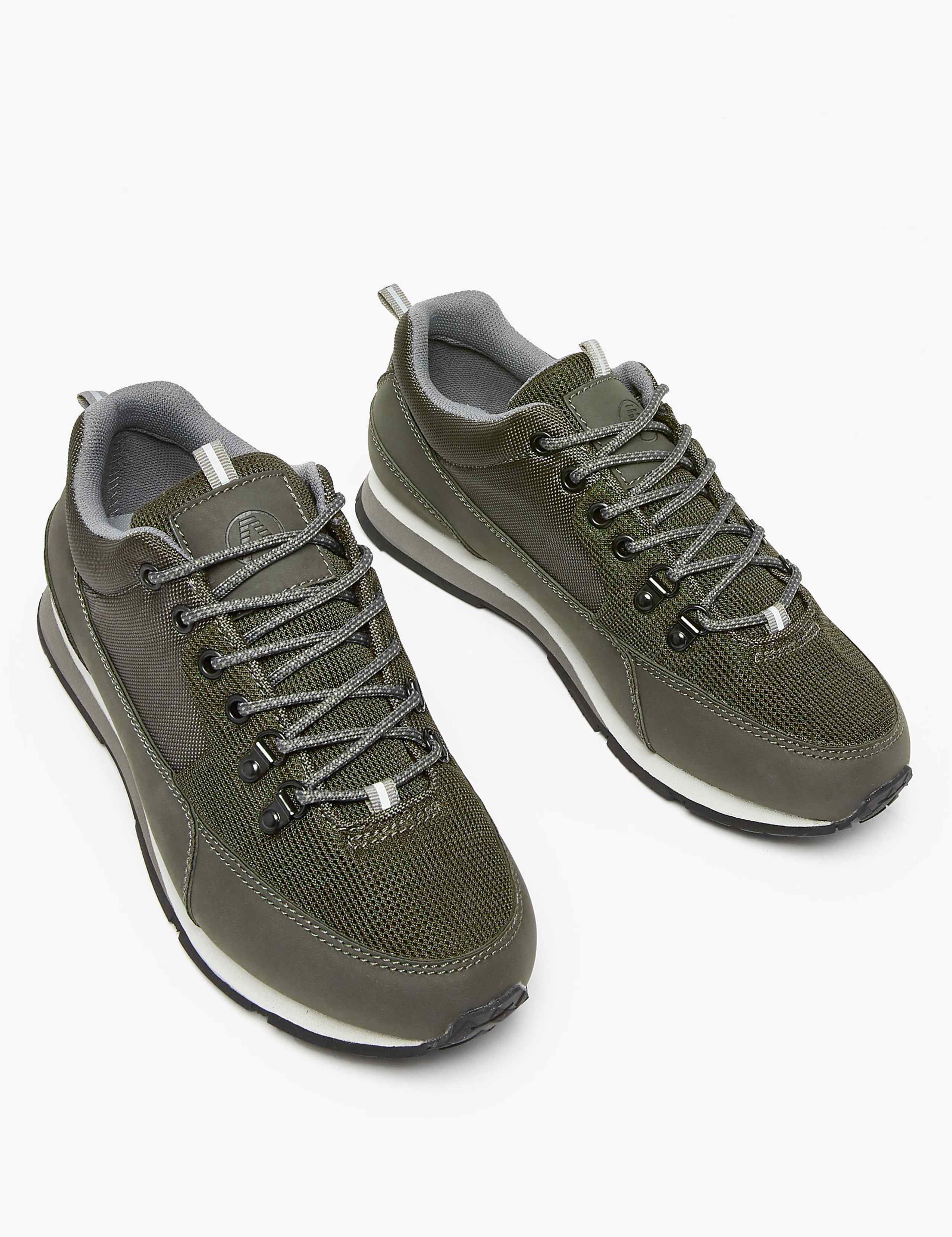 Active Walking Shoes 2 of 4