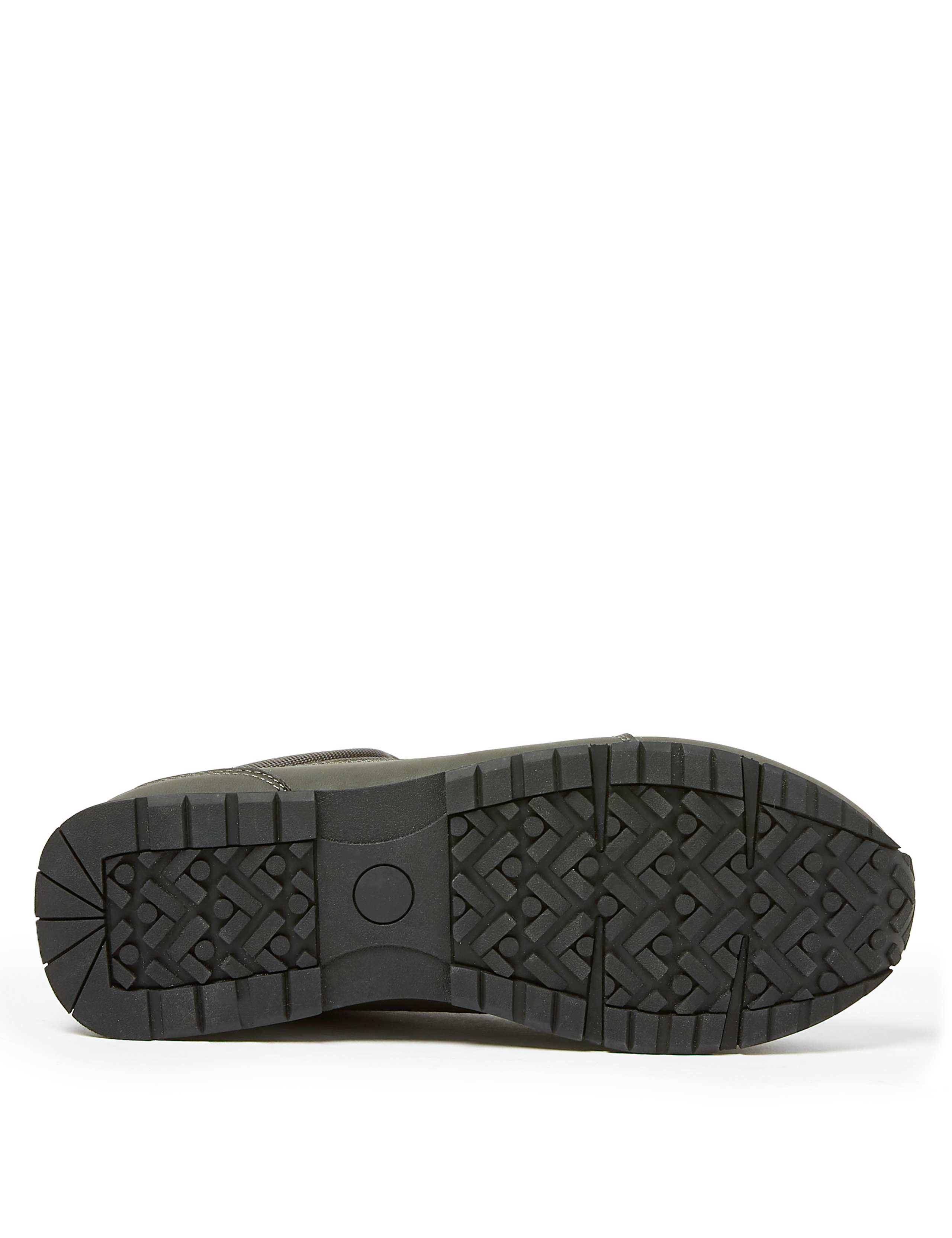 Active Walking Shoes 4 of 4