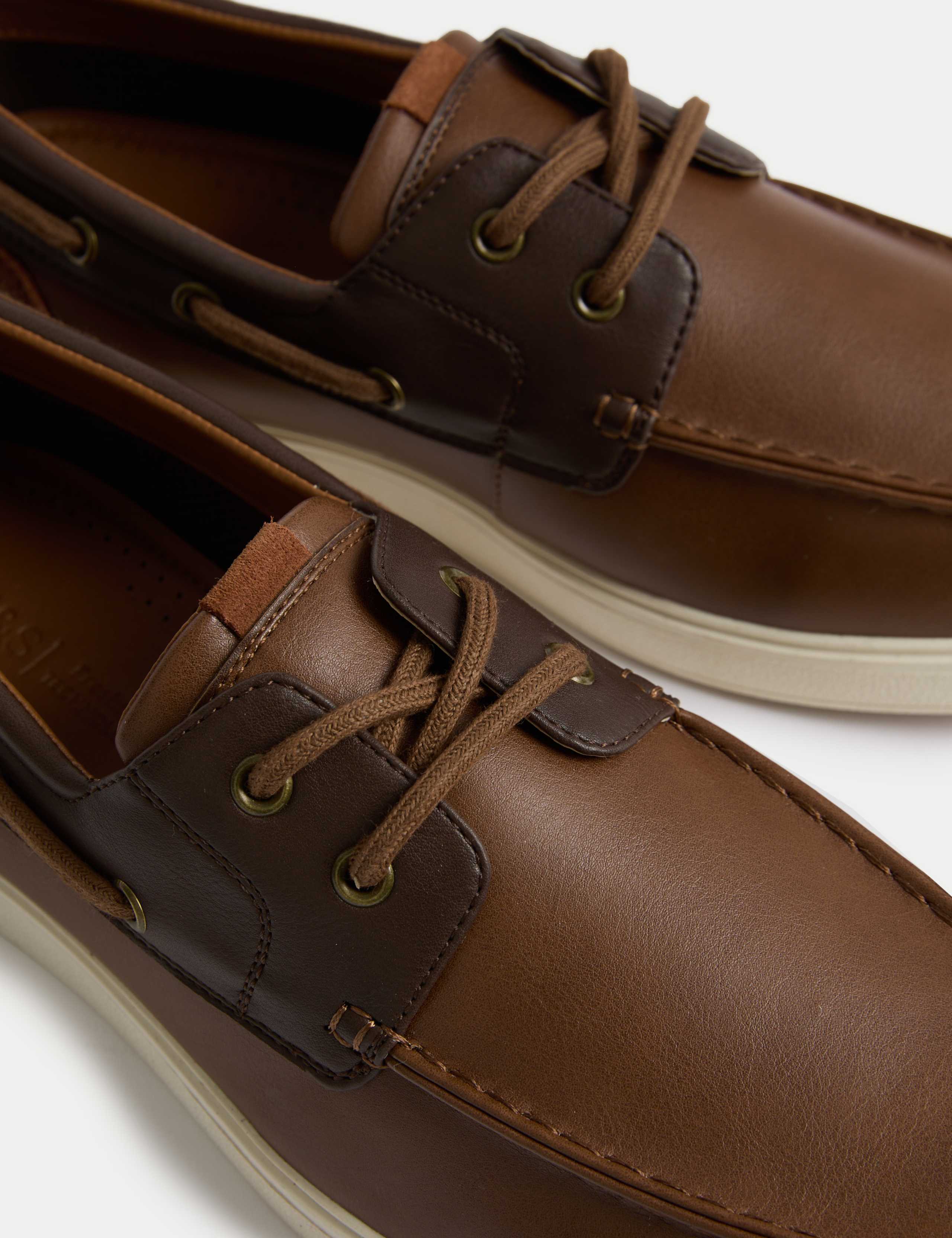 Deck Shoes 3 of 4
