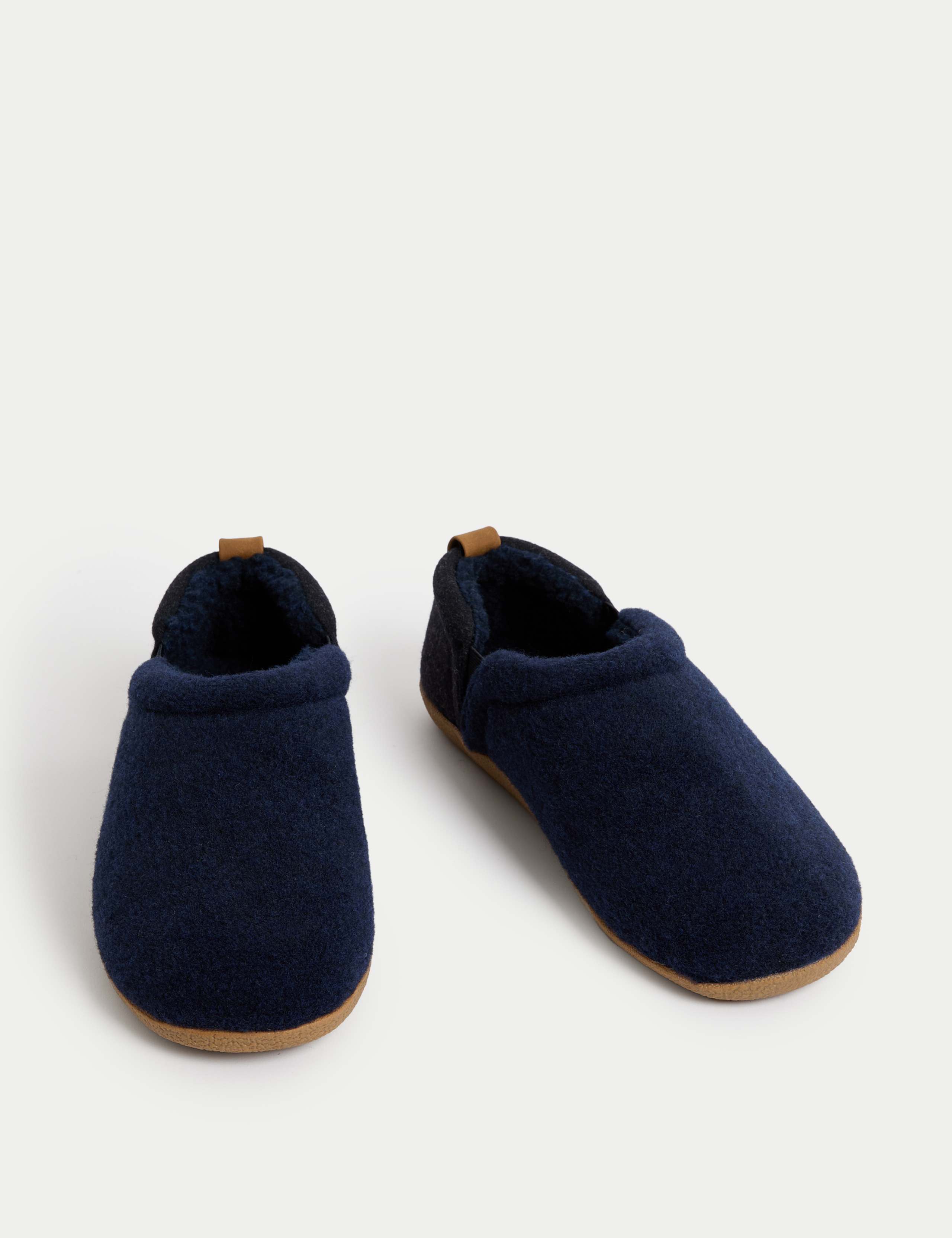 Fleece Lined Felt Slippers with Freshfeet™ 2 of 4
