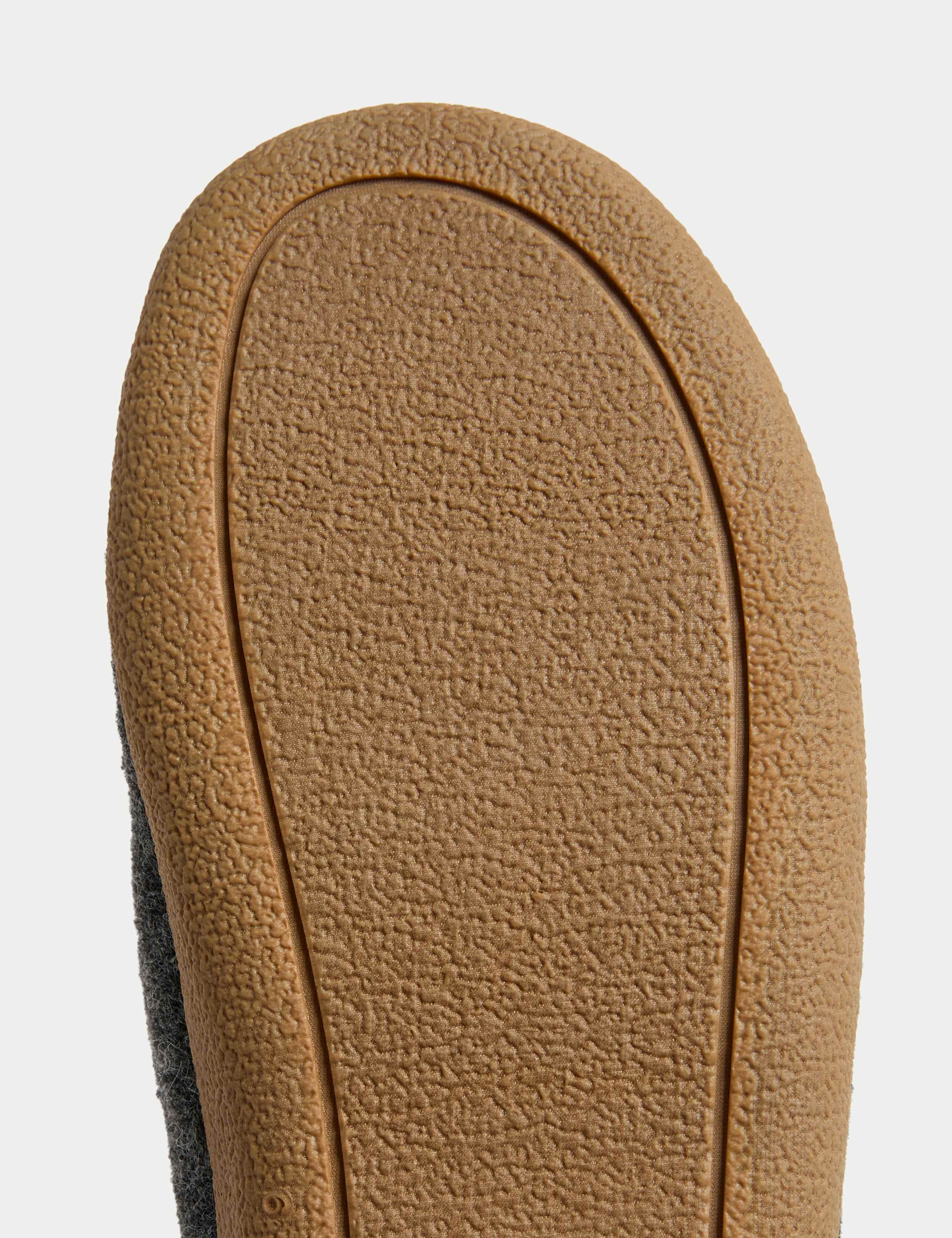 Fleece Lined Felt Slippers with Freshfeet™ 4 of 4