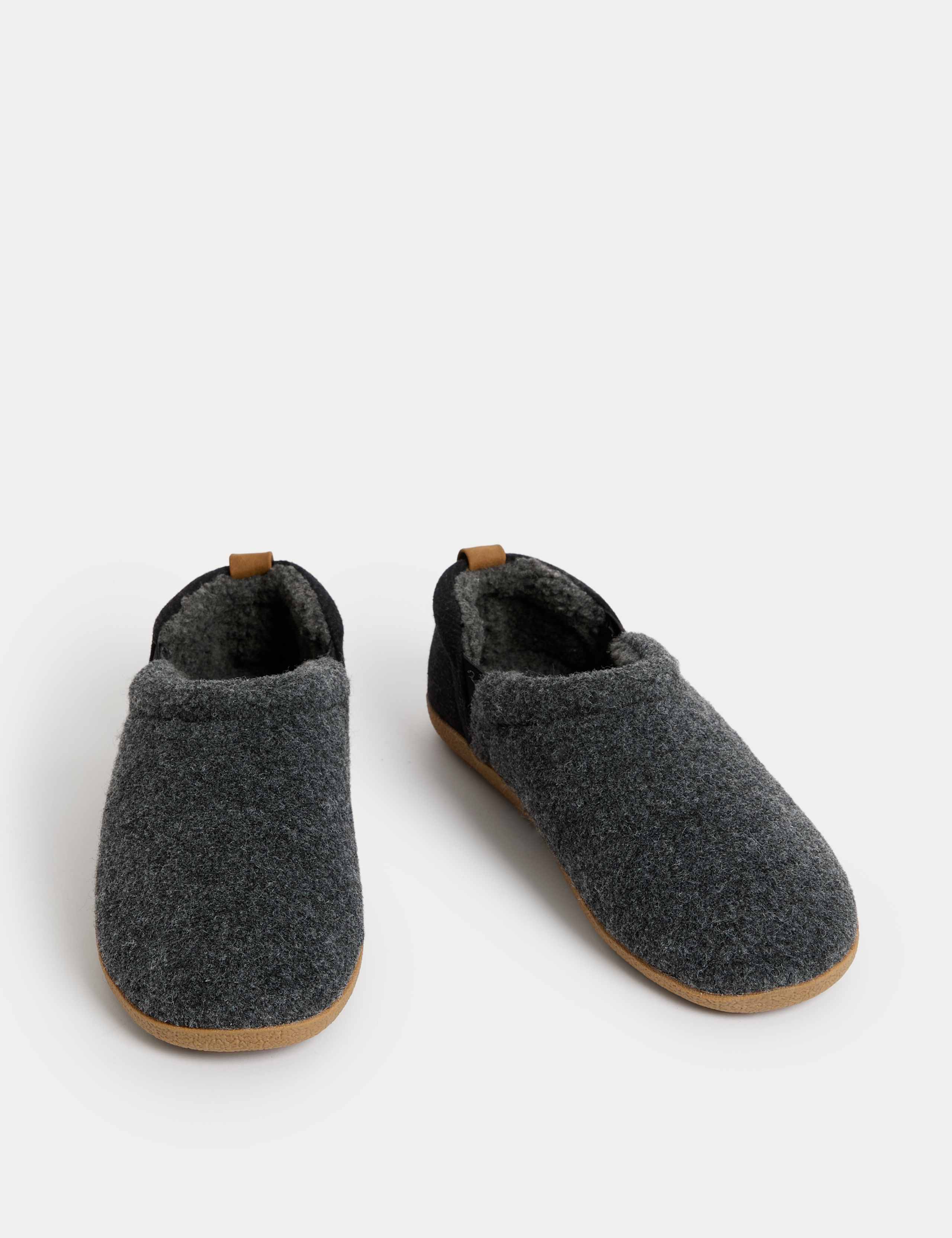 Fleece Lined Felt Slippers with Freshfeet™ 2 of 4