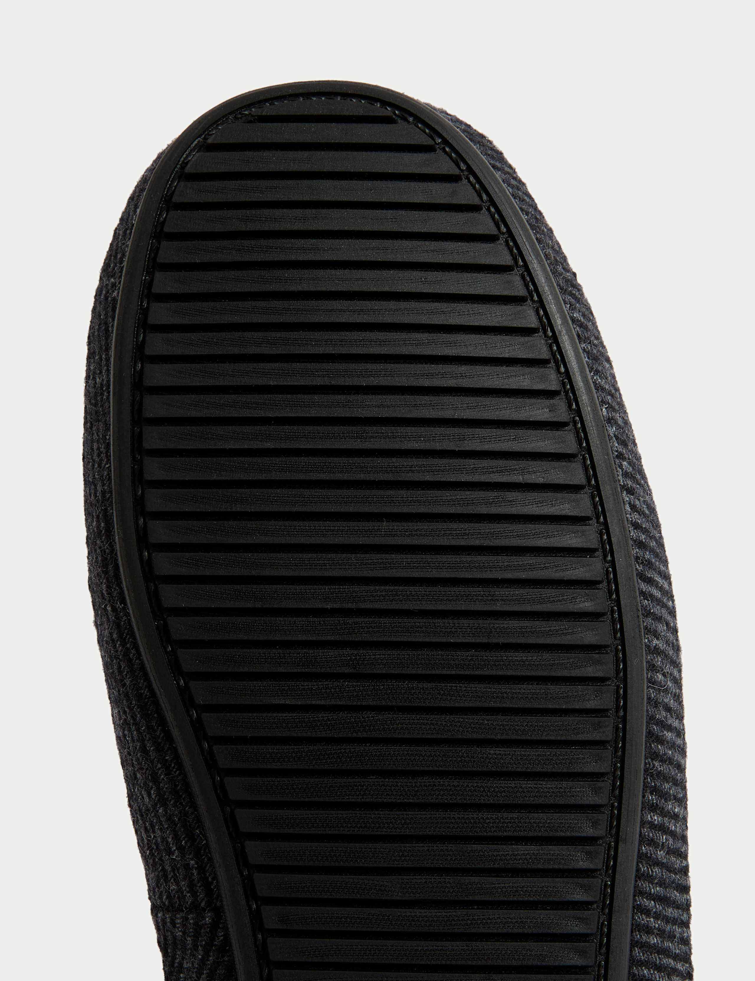 W/L Textured Moccassin 4 of 4