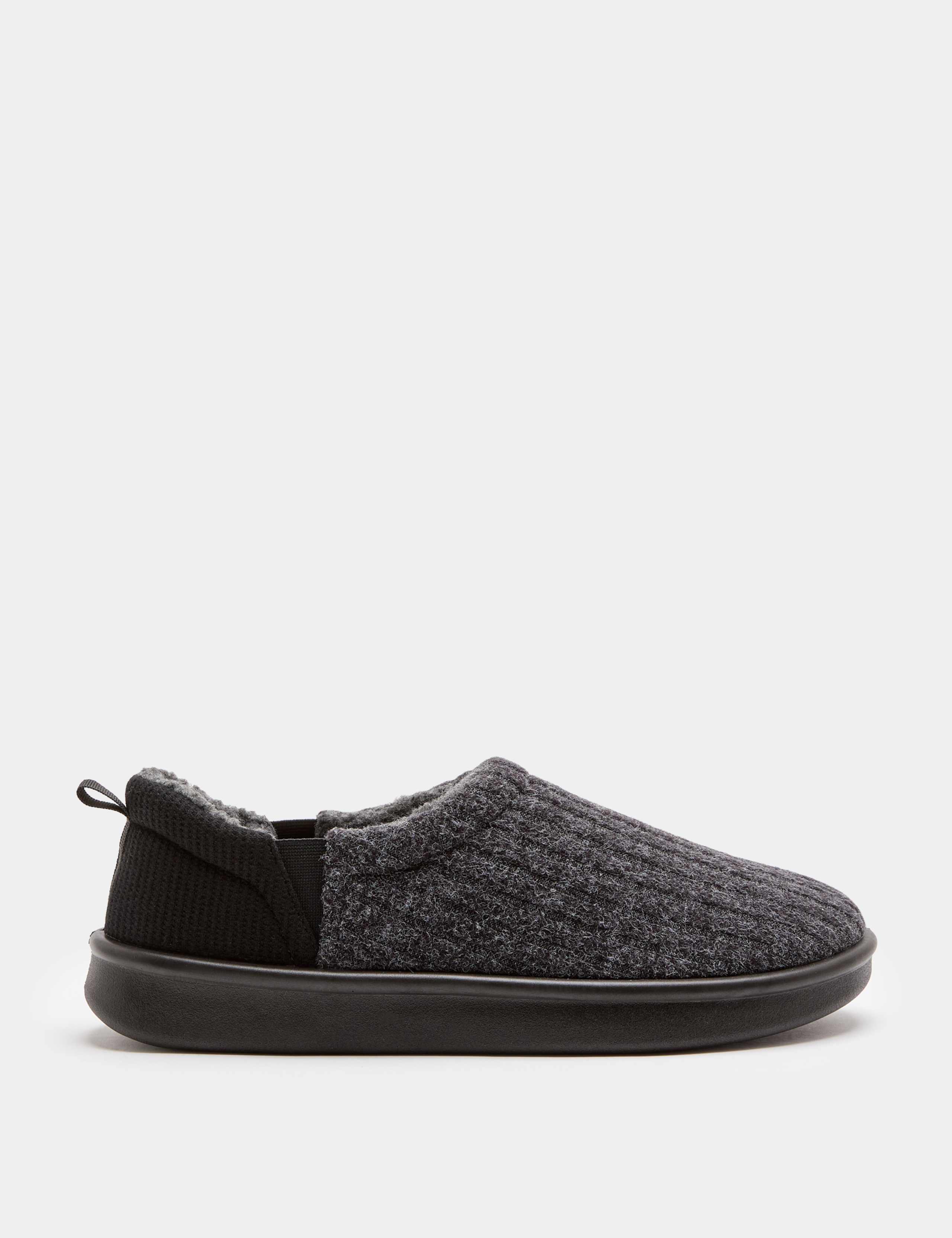 Contrast Slippers with Freshfeet™ 2 of 3